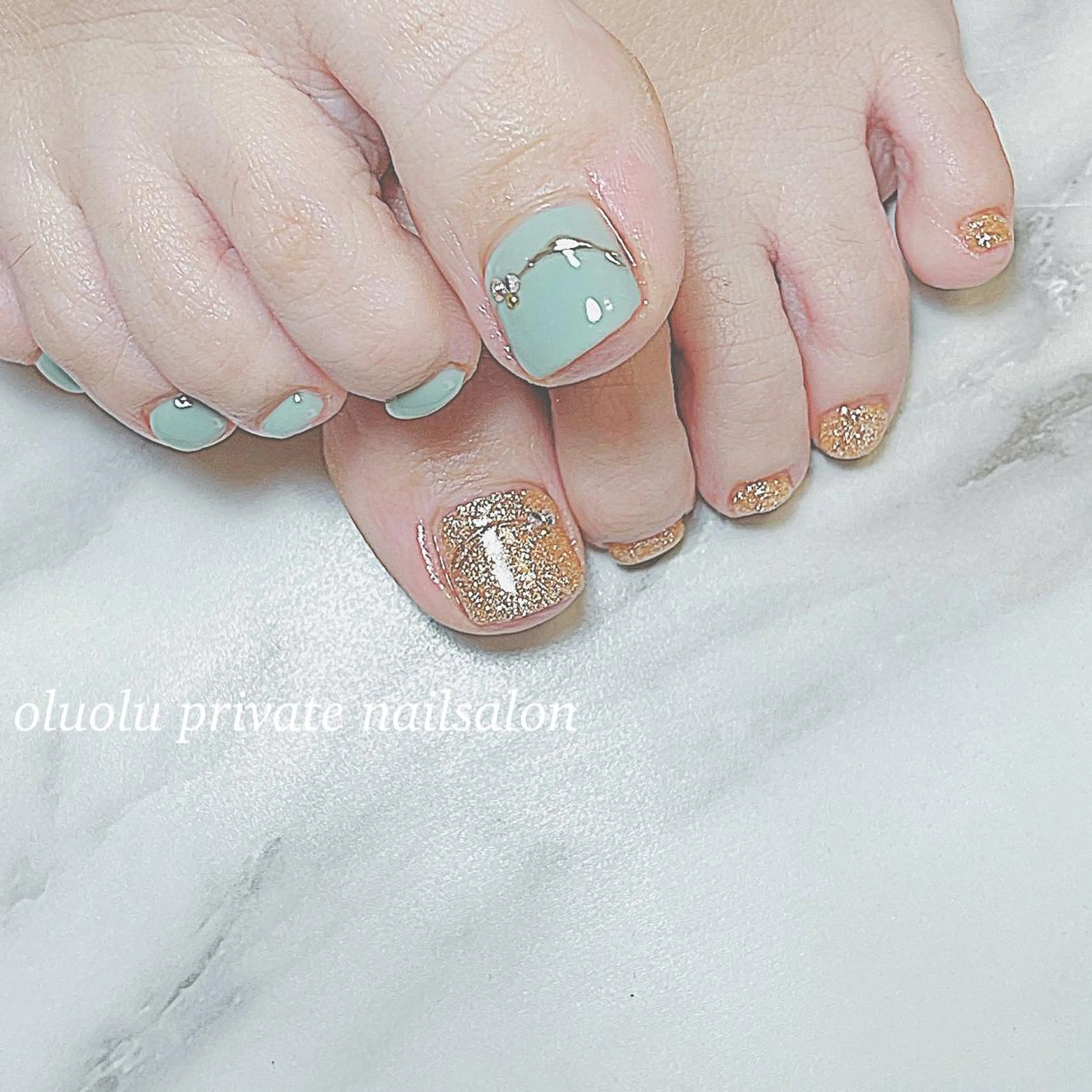 ネイル アートネイル フットネイル ジェルネイル グリーン ニュアンスネイル フットネイル 大村 紬華のネイルデザイン