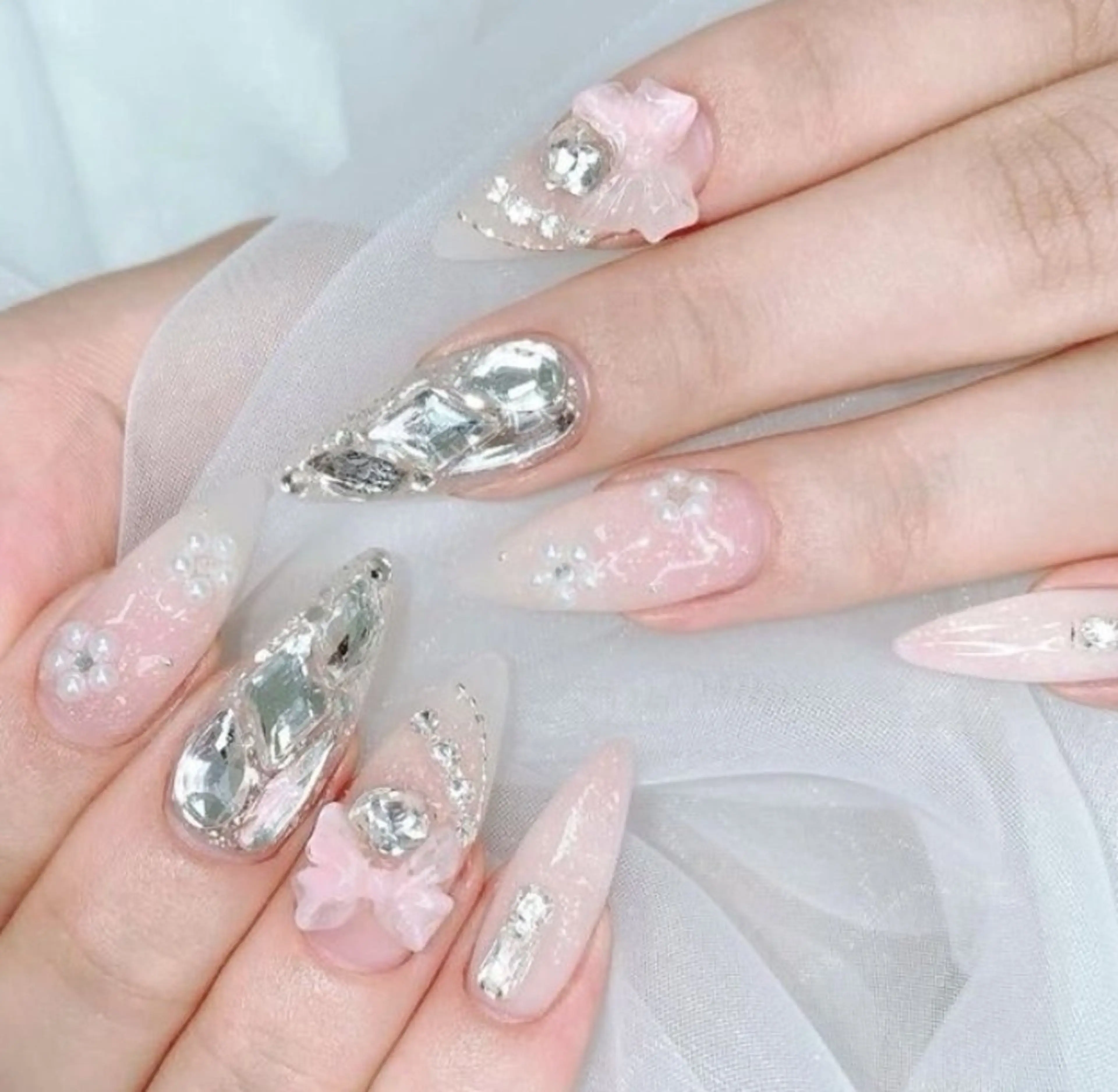 ネイル フレンチネイル グラデーション マグネットネイル ニュアンスネイル オフィスネイル ハンドネイル MINDY ミンディのネイルデザイン