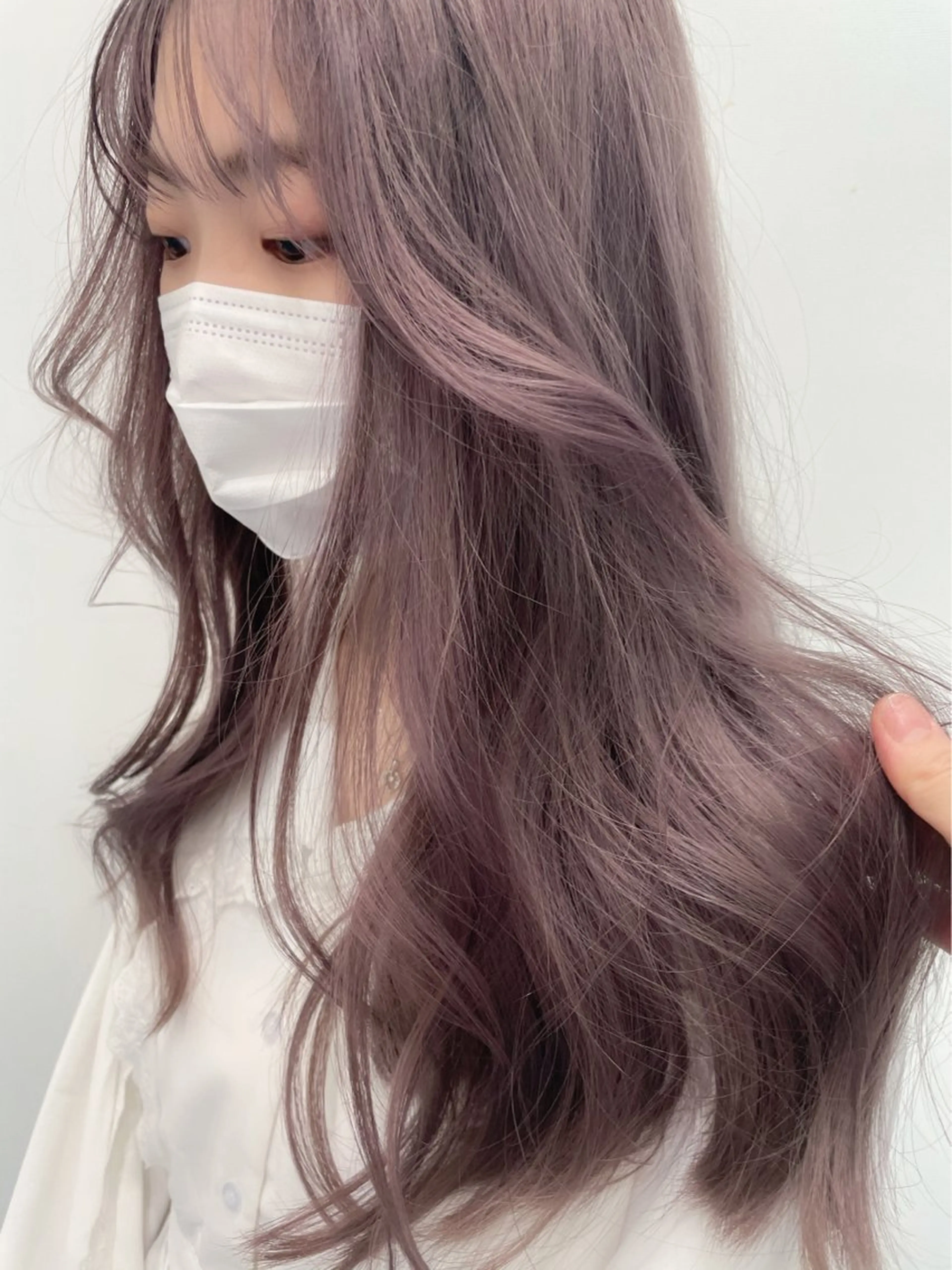カラー 井上 彩加のヘアスタイル