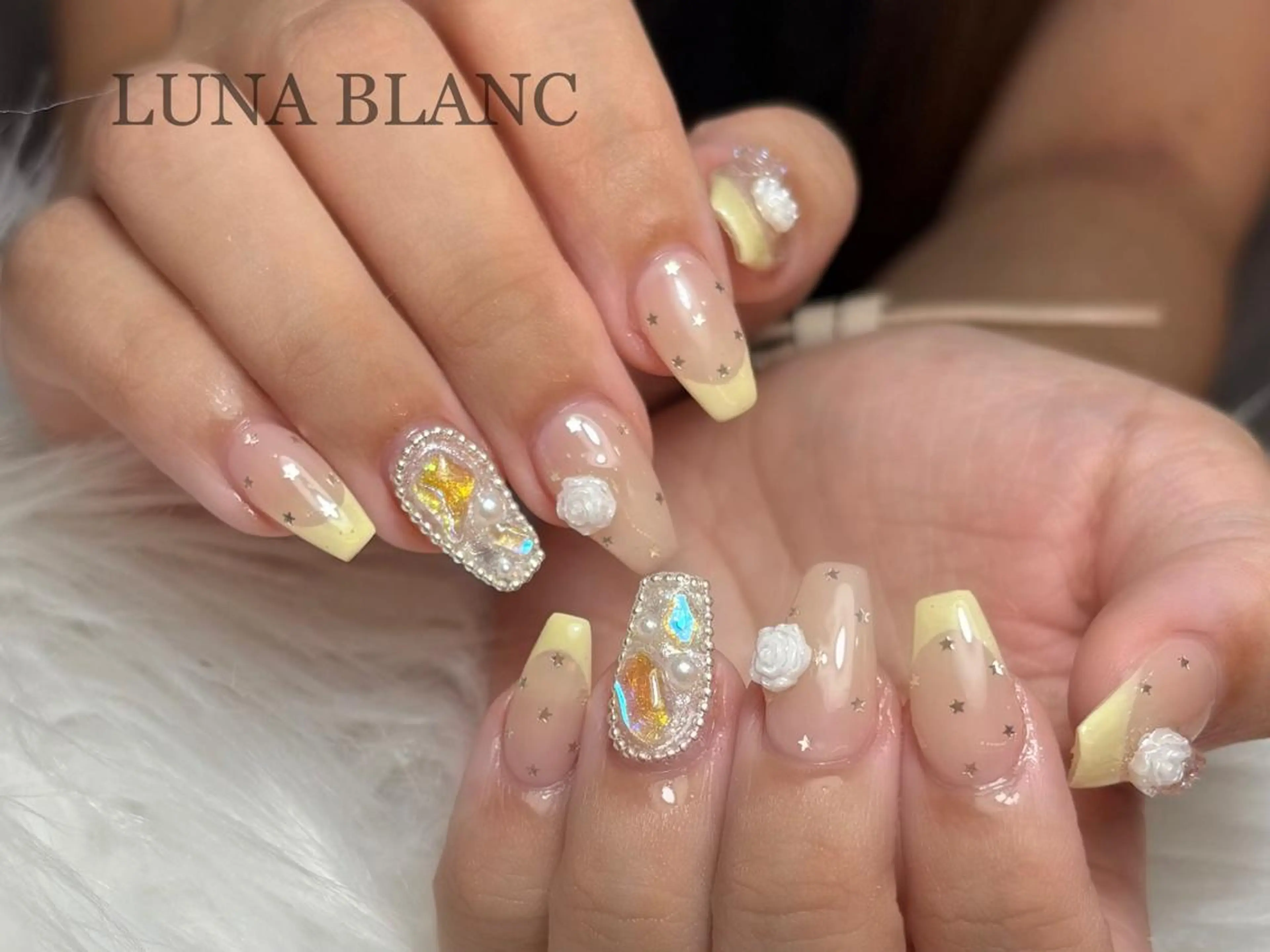 ミディアム ハンドネイル nail LUNA BLANCのネイルデザイン