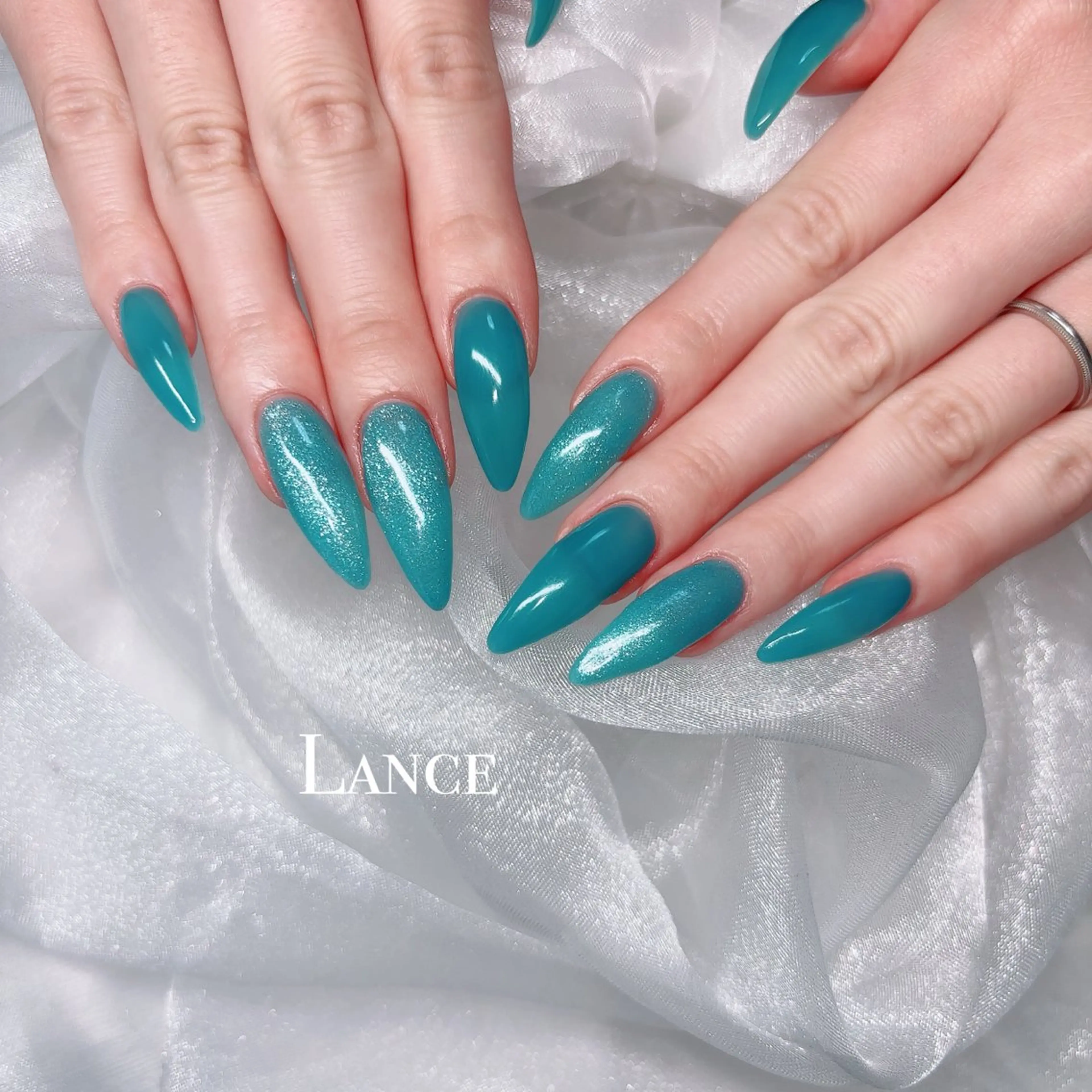 ネイル オーロラネイル フットネイル 氷ネイル・うるうるネイル キラキラネイル 韓国ネイル ハンドネイル Lance nailのネイルデザイン