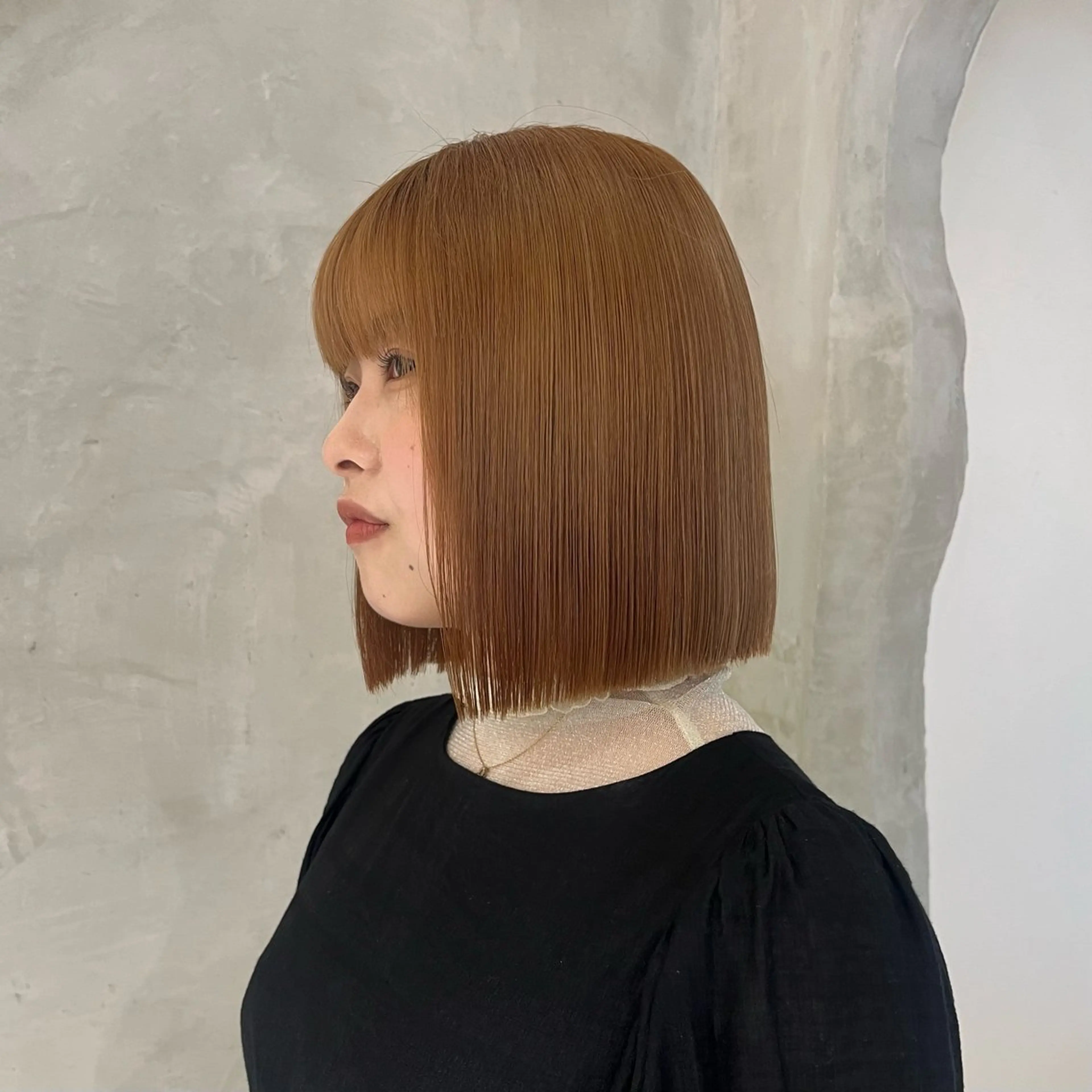 ミディアム カラー 切りっぱなしボブ ボブ カット ヘアカラー トリートメント 切りっぱなしボブ/ 艶カラー/綾莉のヘアスタイル