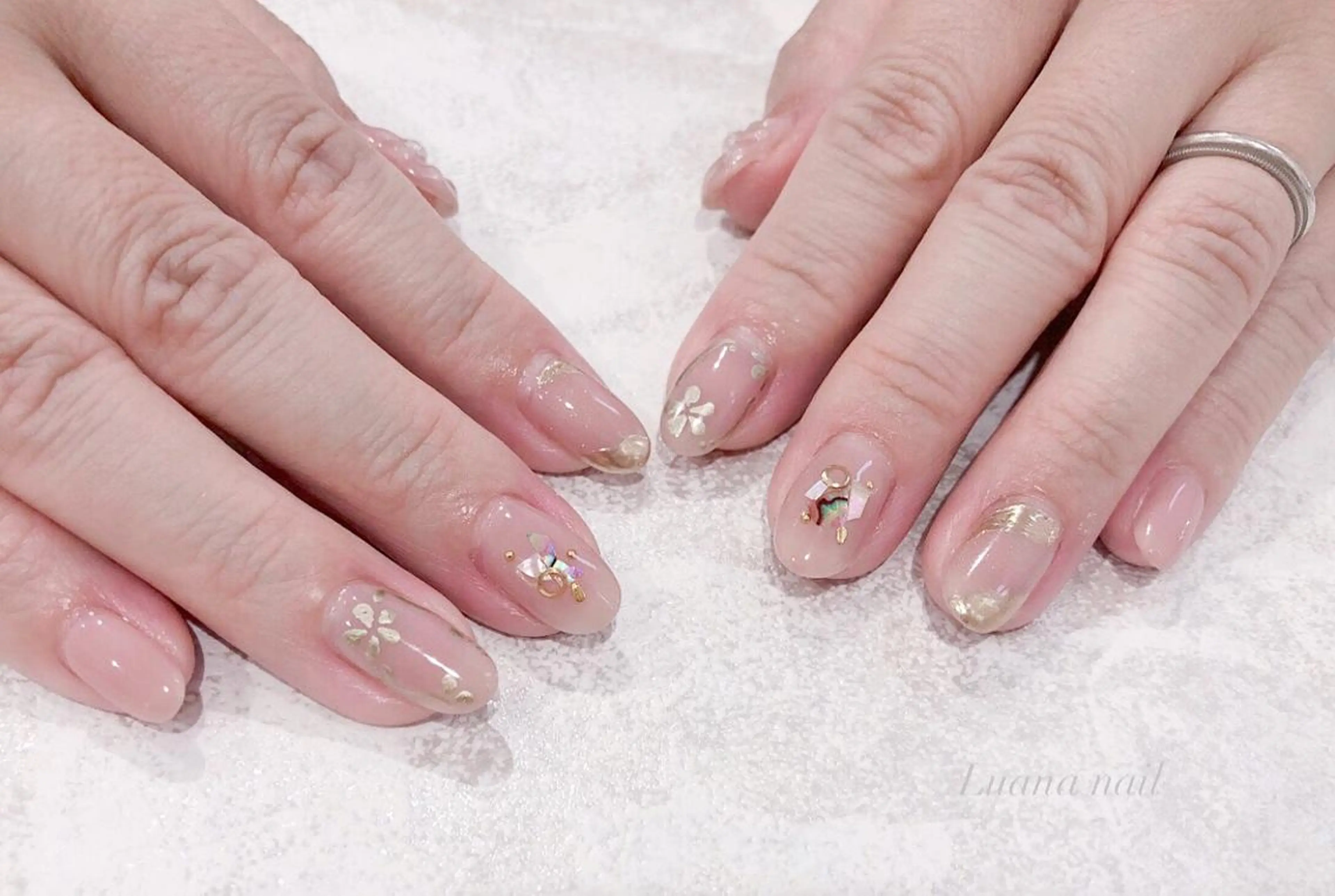 ミディアム キッズ ネイル アートネイル フラワーネイル ジェルネイル ミラーネイル オフィスネイル Luana nail (ルアナネイル)のネイルデザイン