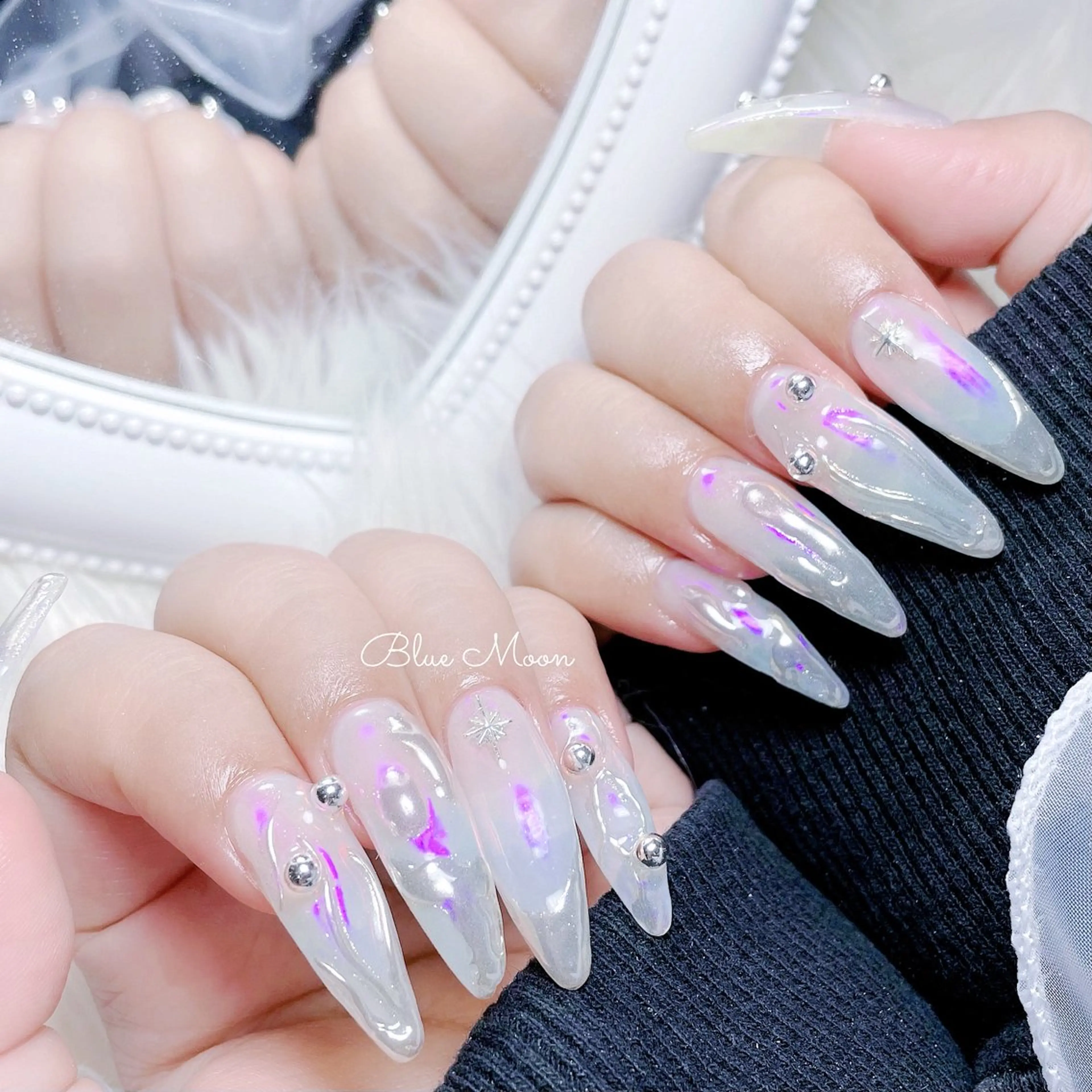 ネイル ミラーネイル ストーンネイル ハンドネイル フットネイル ハンドケア nail salon Blue Moonのネイルデザイン
