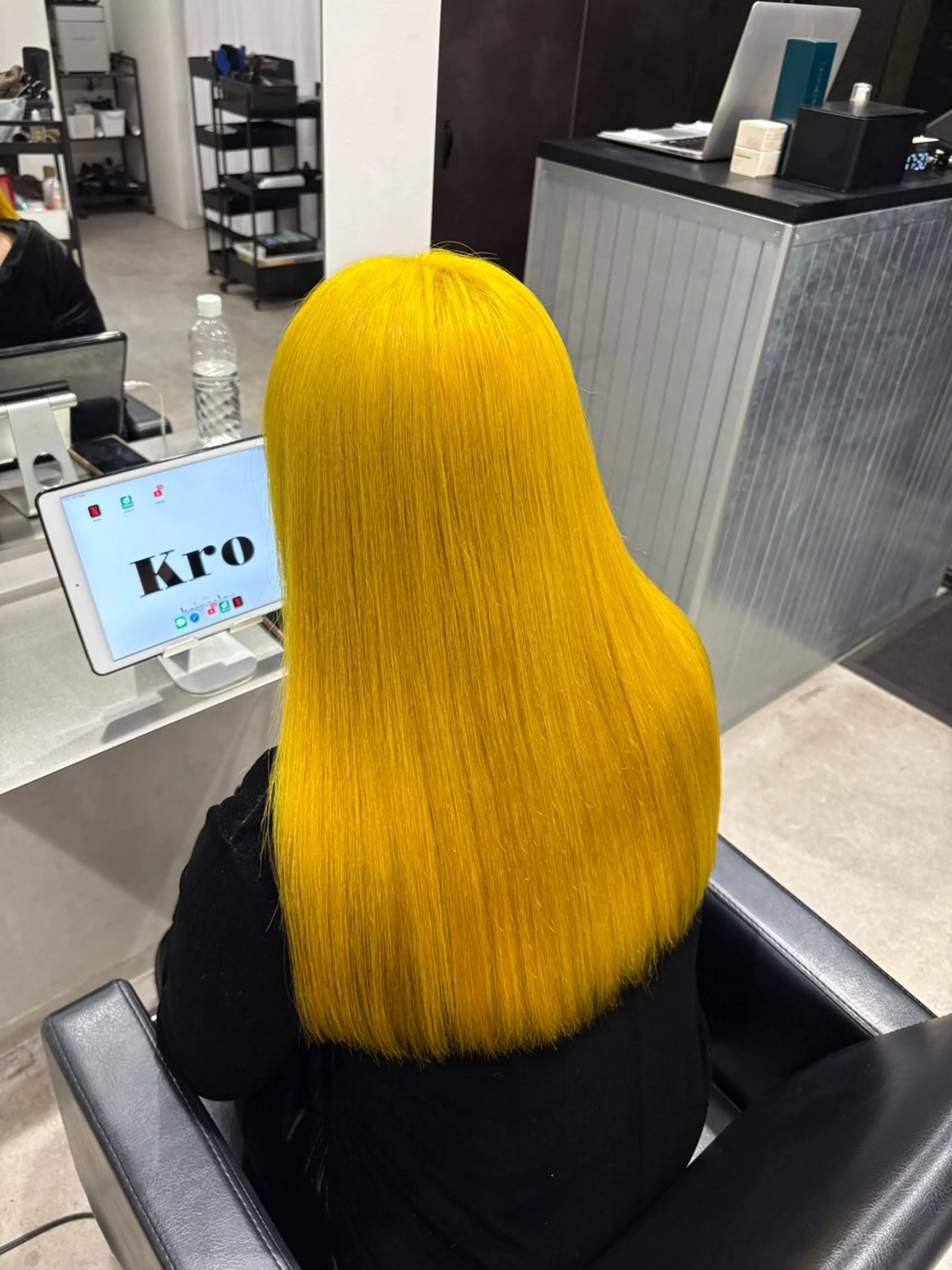 ロング イエローカラー ヘアカラー トリートメント MIHO☾·̩͙⋆ Kroのヘアスタイル