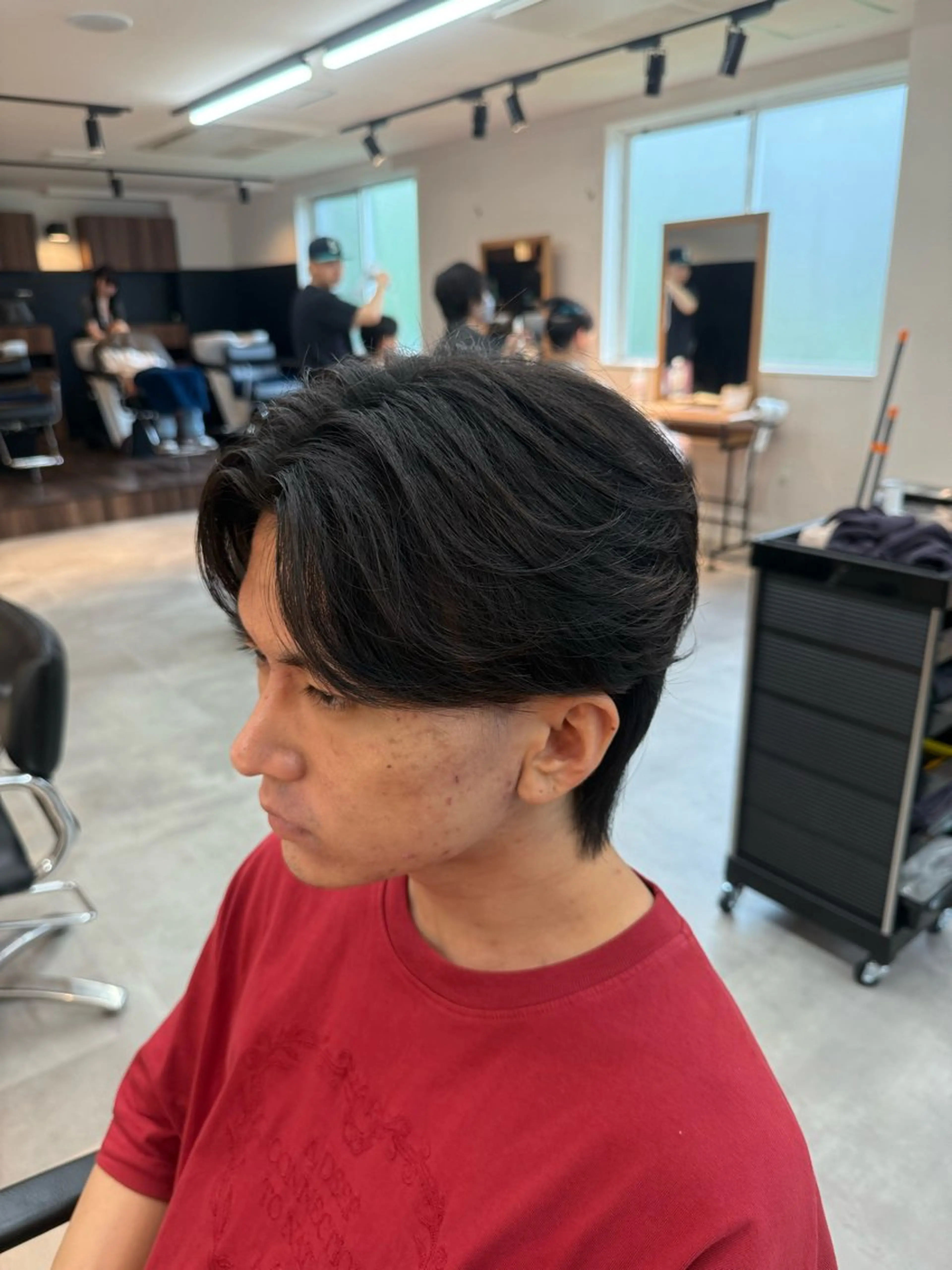 ショート パーマ メンズ メンズブリーチ フェザーパーマ メンズ韓国風 メンズパーマ 刈り上げ カット 縮毛矯正 垢抜けへの近道✂️ メンズ縮毛矯正/齊藤のヘアスタイル