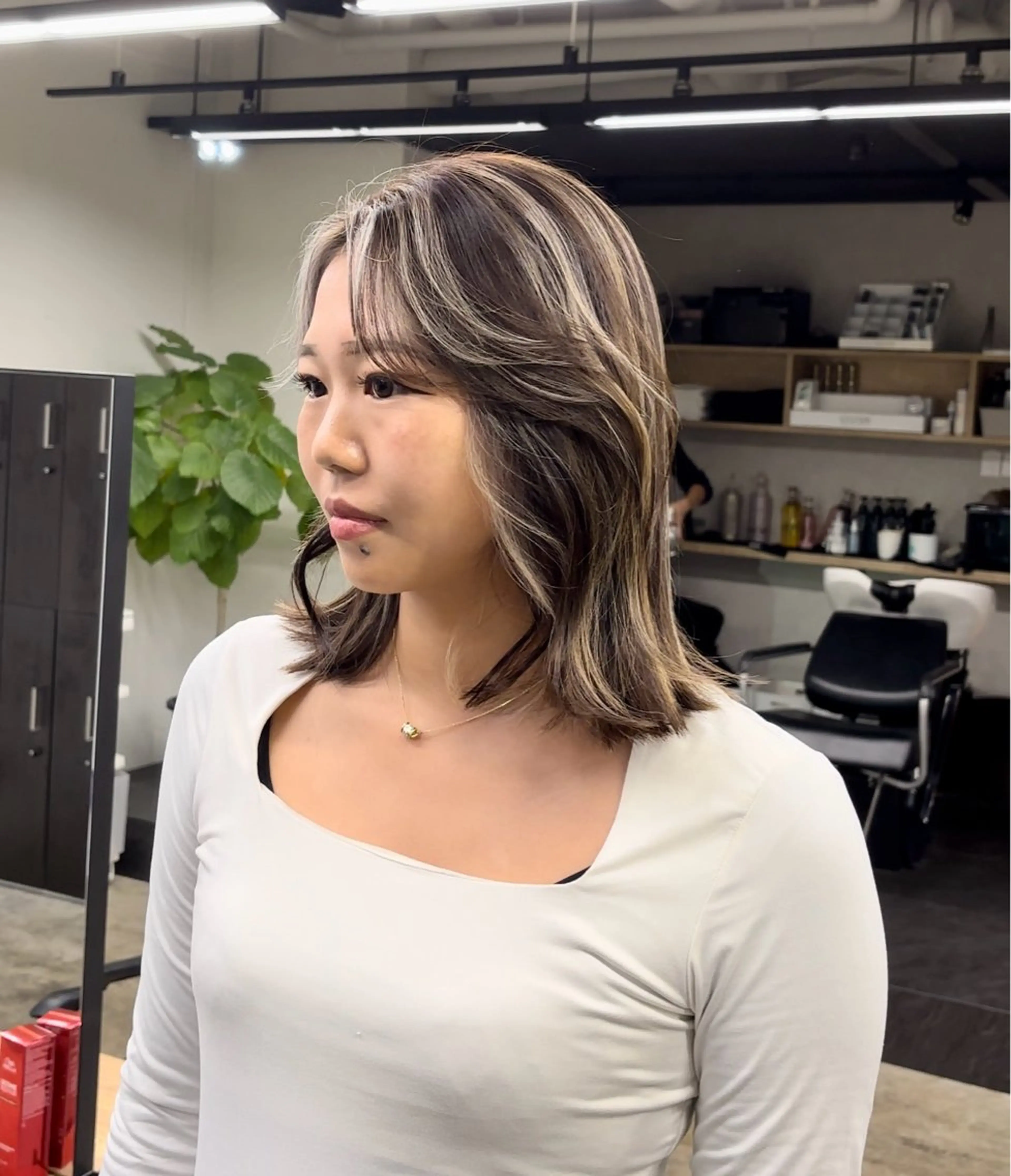 セミロング カラー ハイライトカラー ハイライト EGAO /藤沢/海外ヘアのヘアスタイル