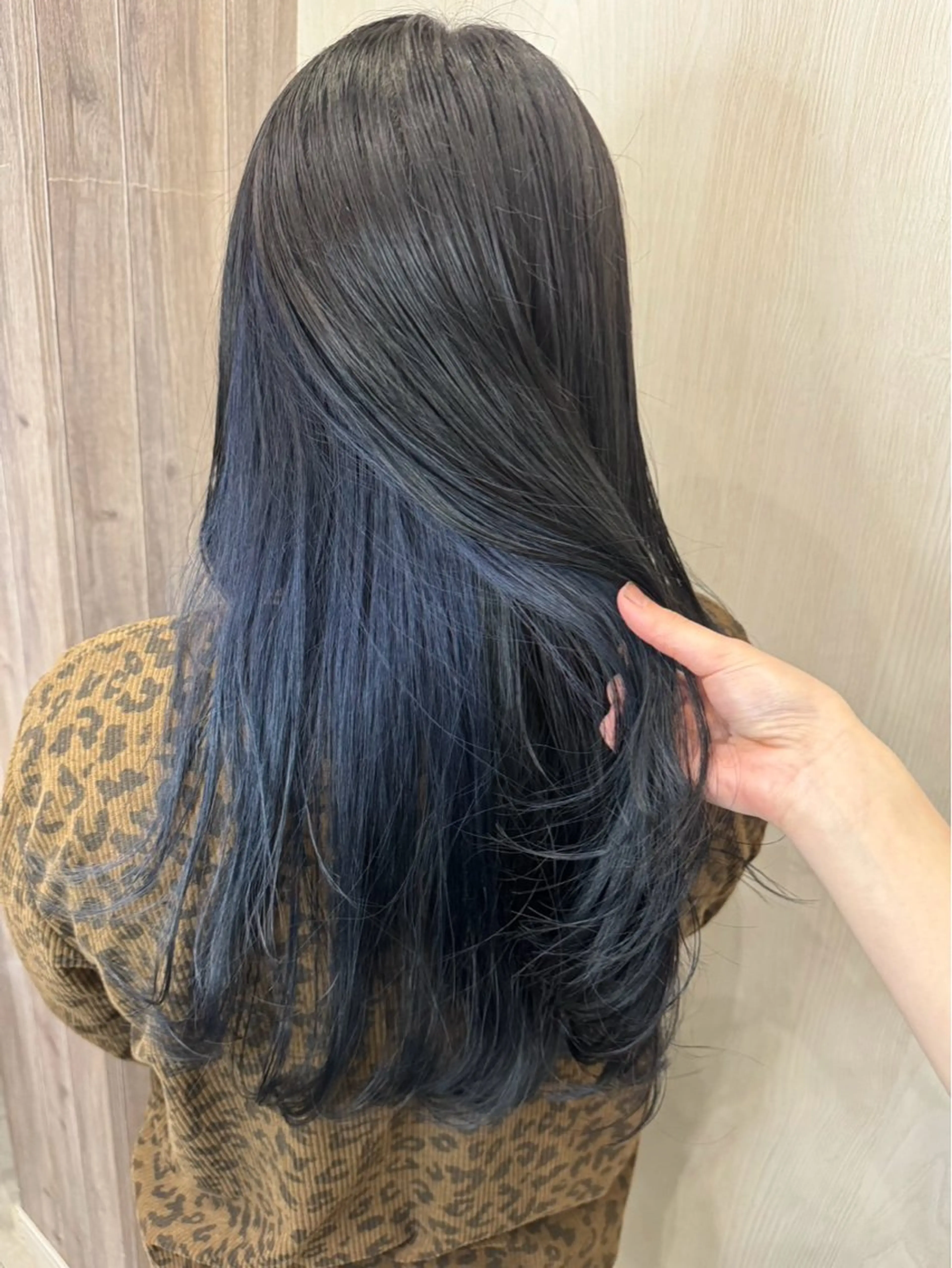 セミロング ヘアカラー MI NAのヘアスタイル