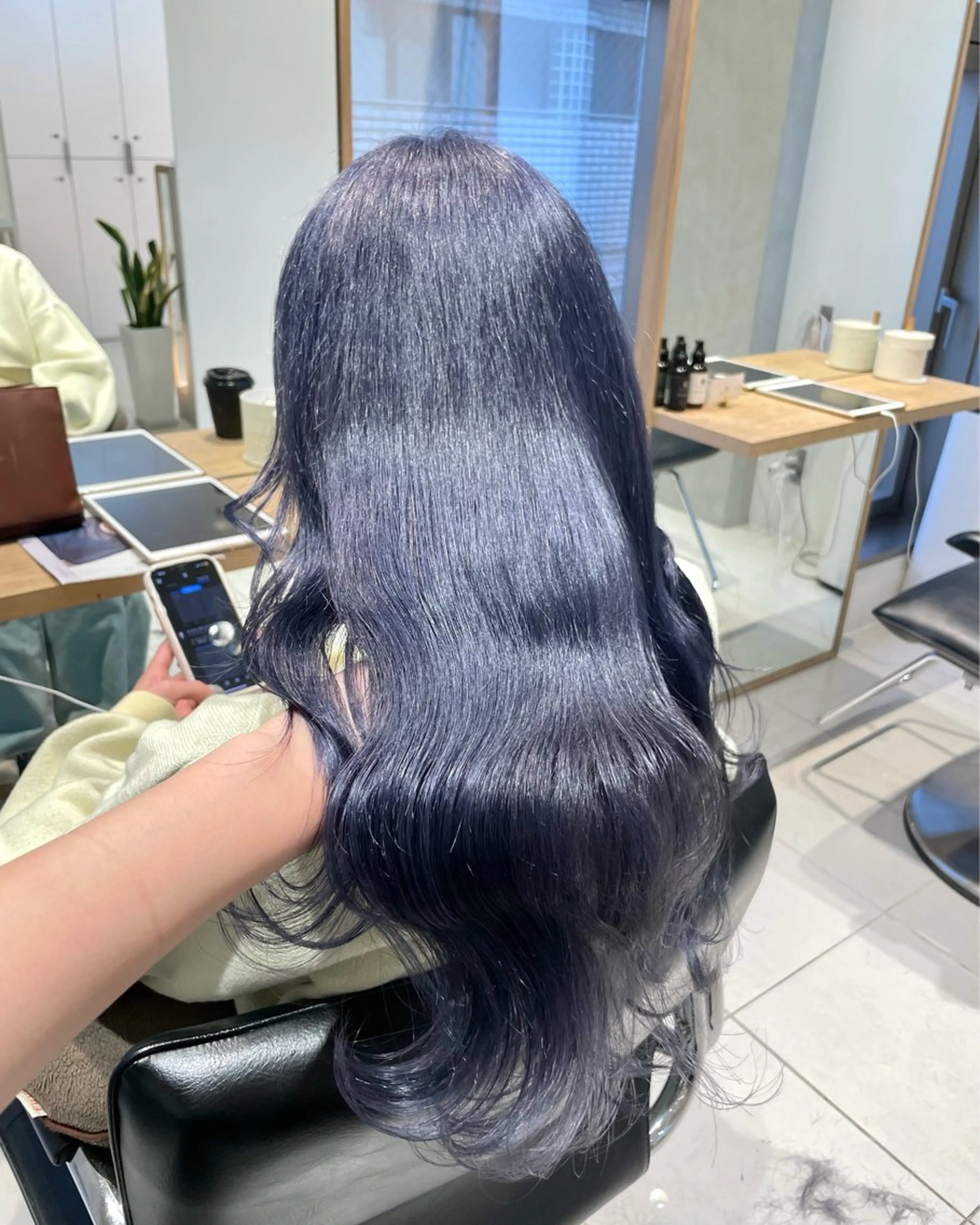 ロング カラー ブリーチ ブルーカラー ネイビーカラー シルバー ヘアカラー トリートメント ツヤ髪/韓国ヘア 💎Nokaのヘアスタイル