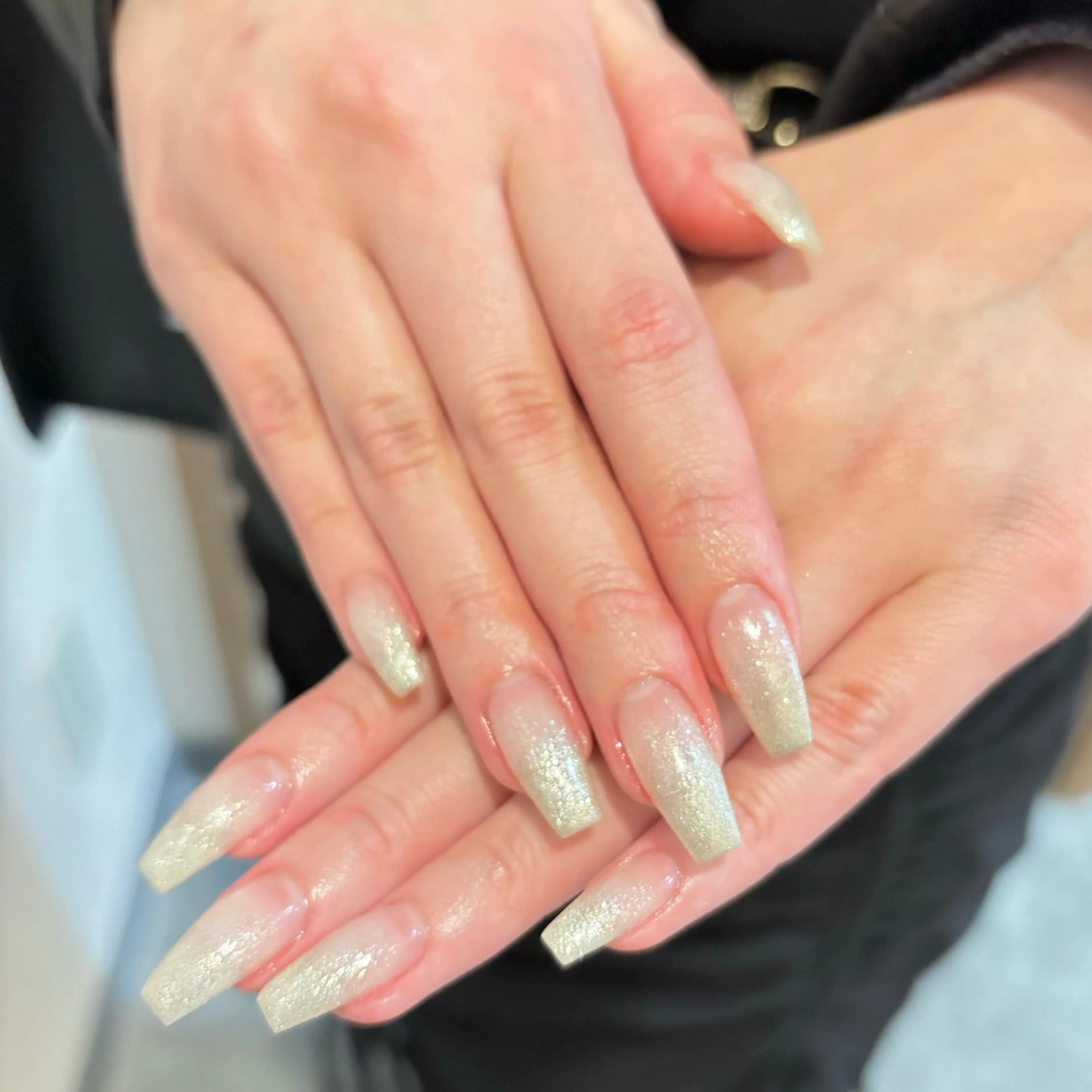 ネイル グラデーション ラメ(グリッター) ラメグラデーション 春ネイル ハンドネイル NANA RIKOのエステ・リラクイメージ