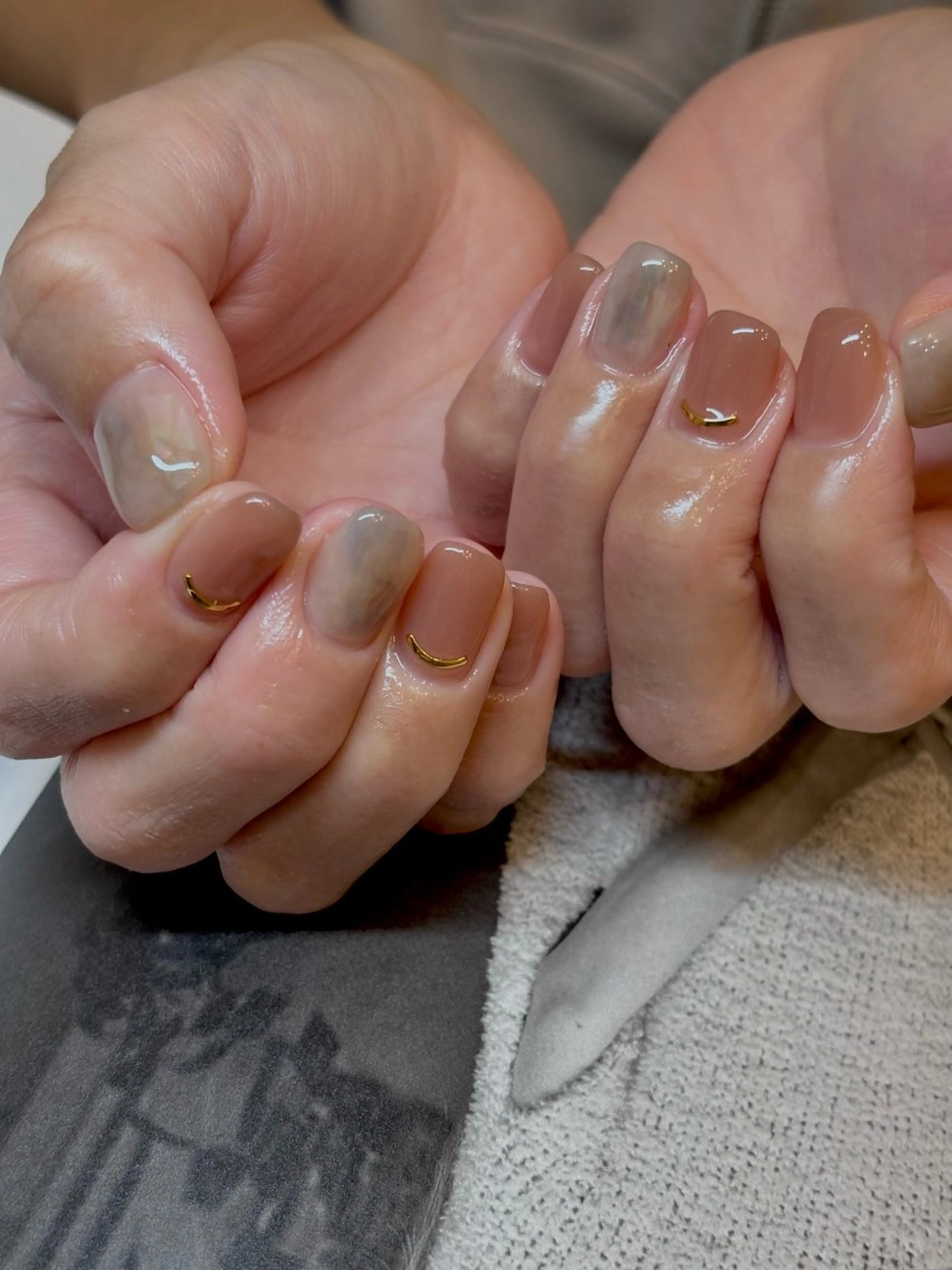 キッズ ネイル フットネイル ジェルネイル マグネットネイル ニュアンスネイル ワンカラーネイル illum hicariのネイルデザイン