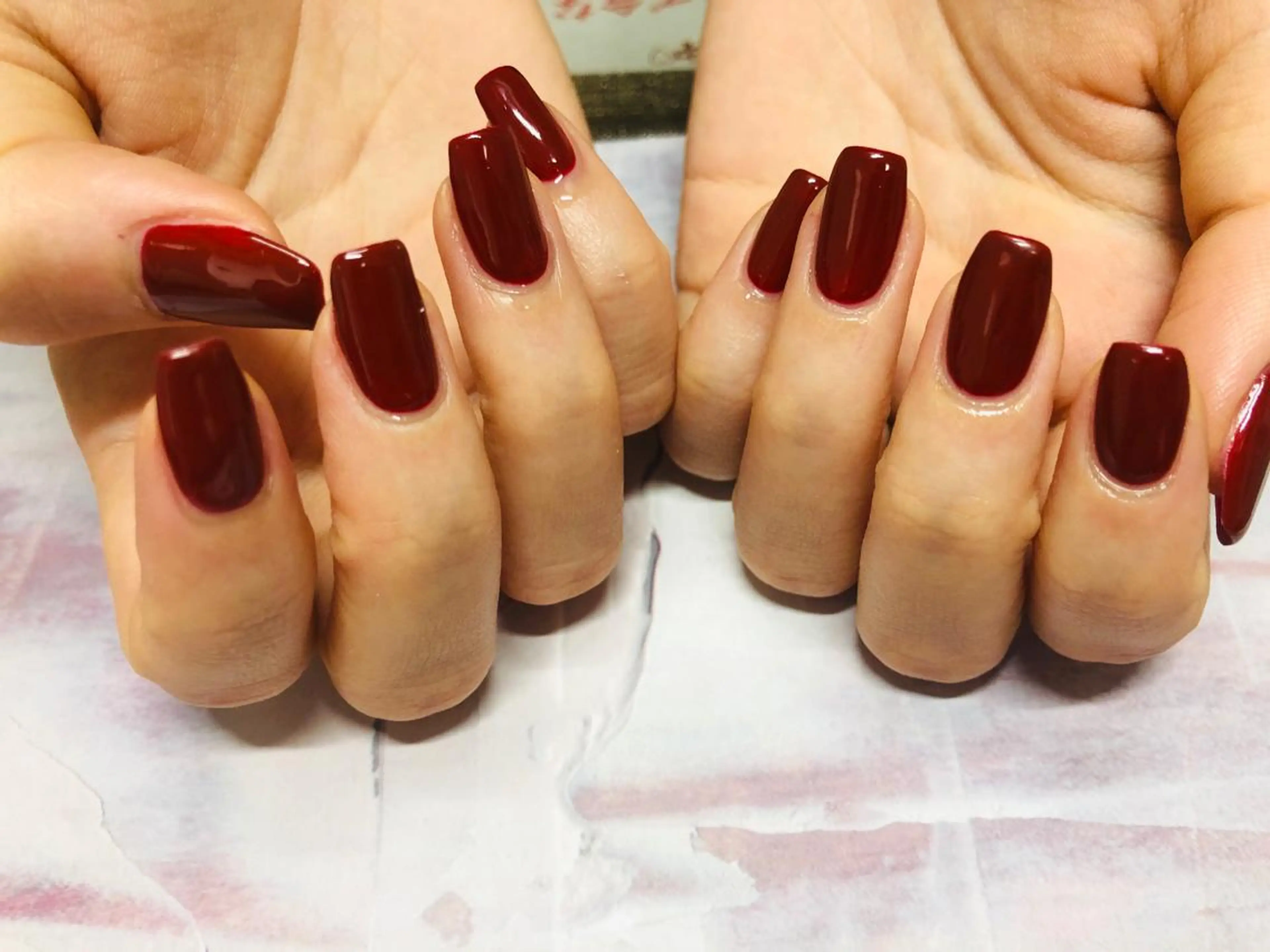 ネイル 赤色 ハンドネイル mogunail &blowのネイルデザイン