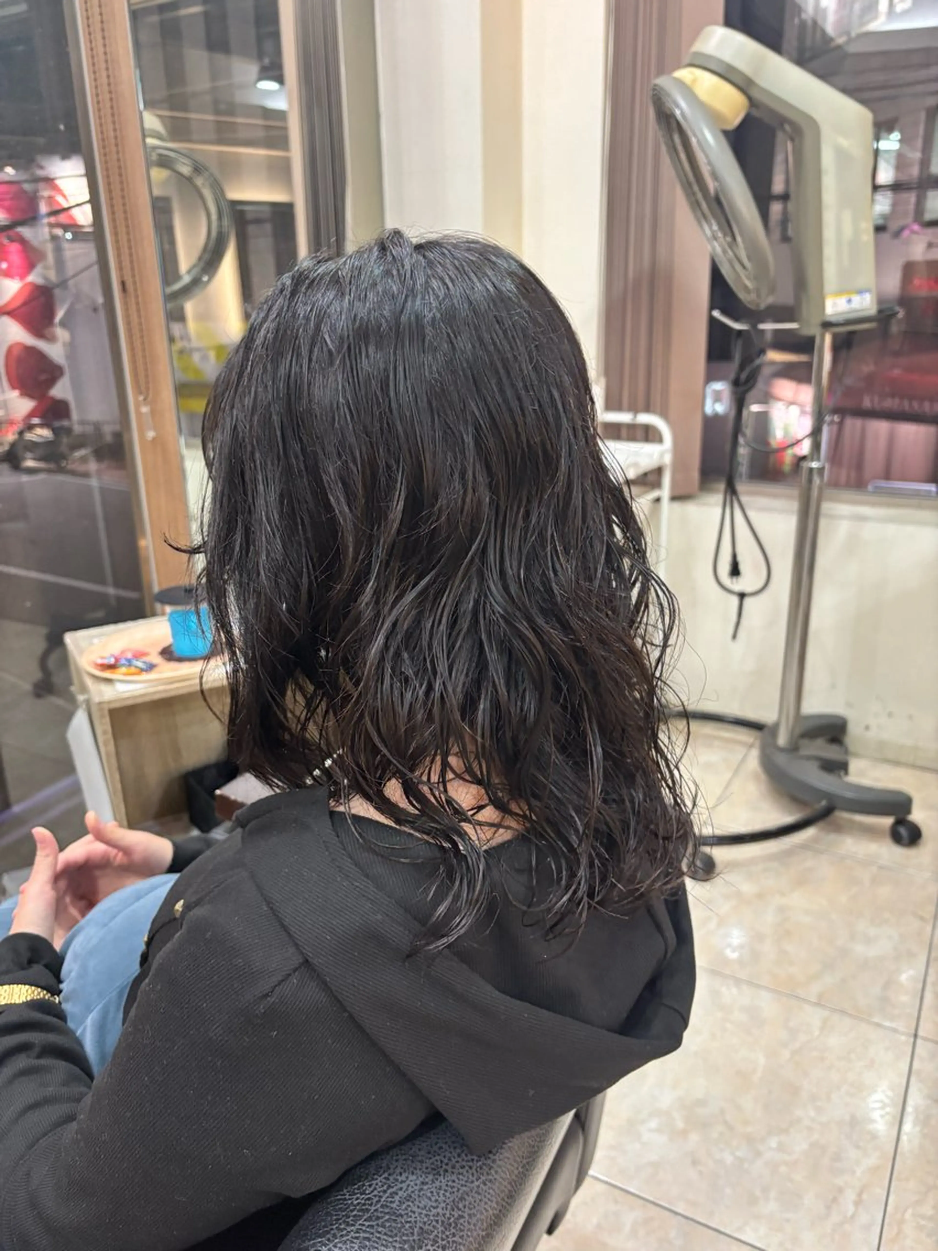 ロング パーマ カット パーマ デザインカラー/ オダセイナのヘアスタイル