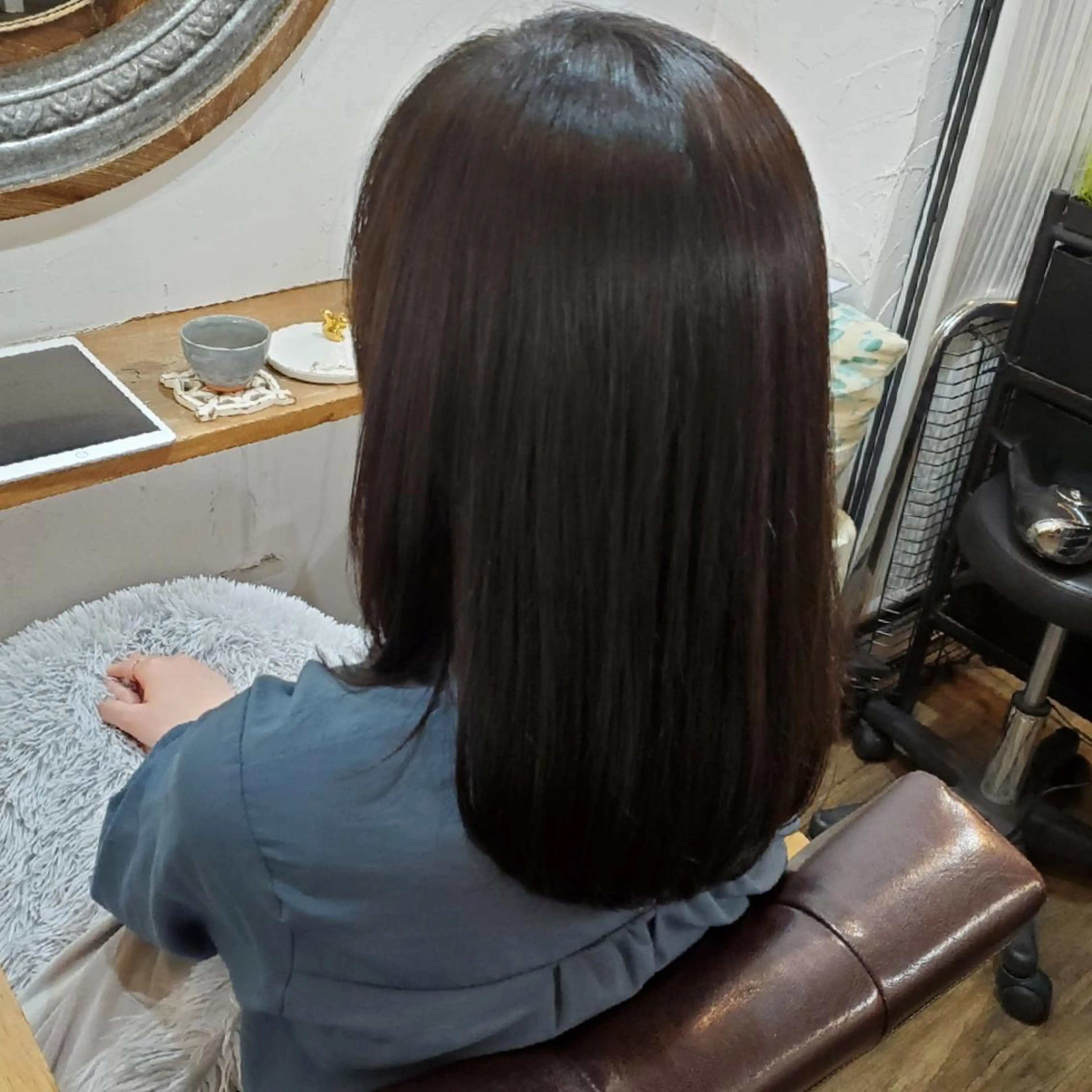 セミロング カラー セミロングパーマ バレイヤージュ ベージュカラー 黒髪 ブルーカラー カット ヘアカラー 縮毛矯正 トリートメント 韓国ヘア レイヤー くびれヘアMATSUのヘアスタイル