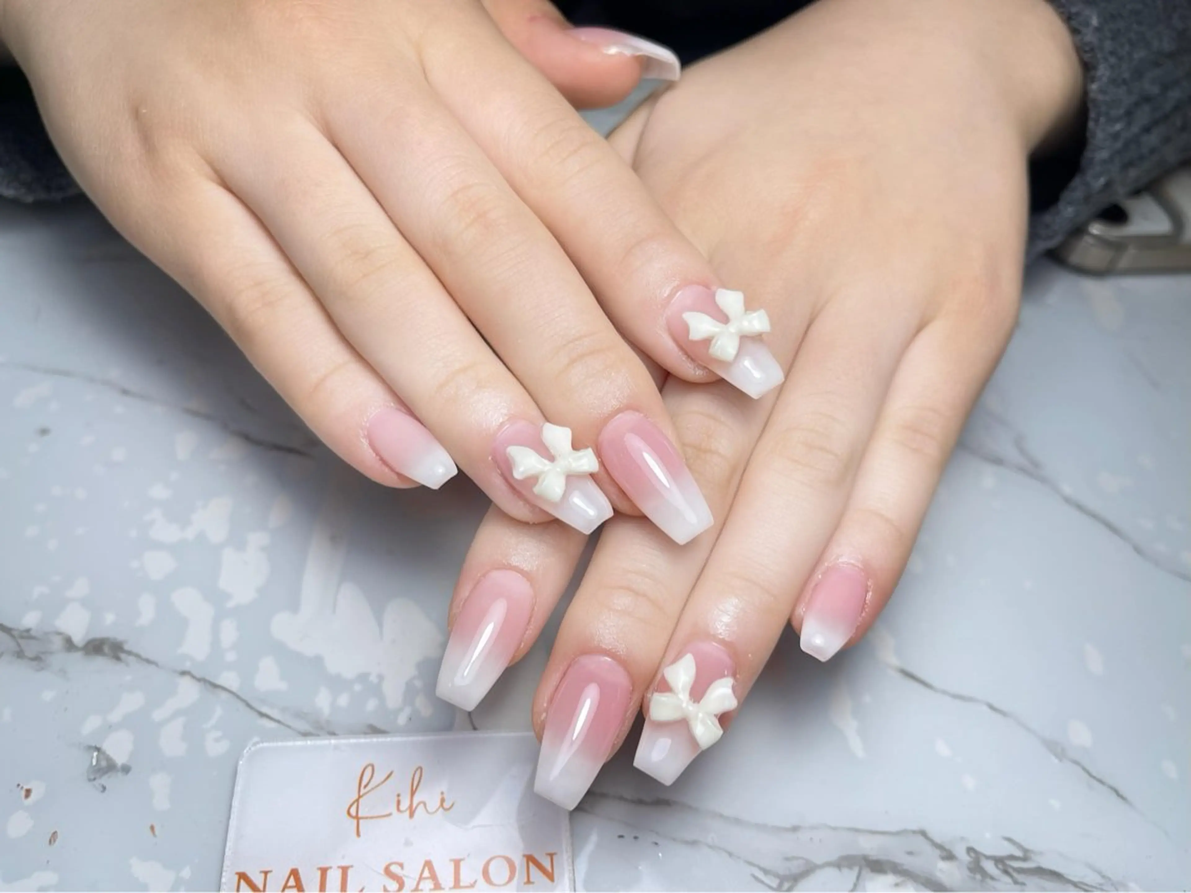 ネイル グラデーション シンプルネイル さくら💮💮 【オフ無料】のネイルデザイン