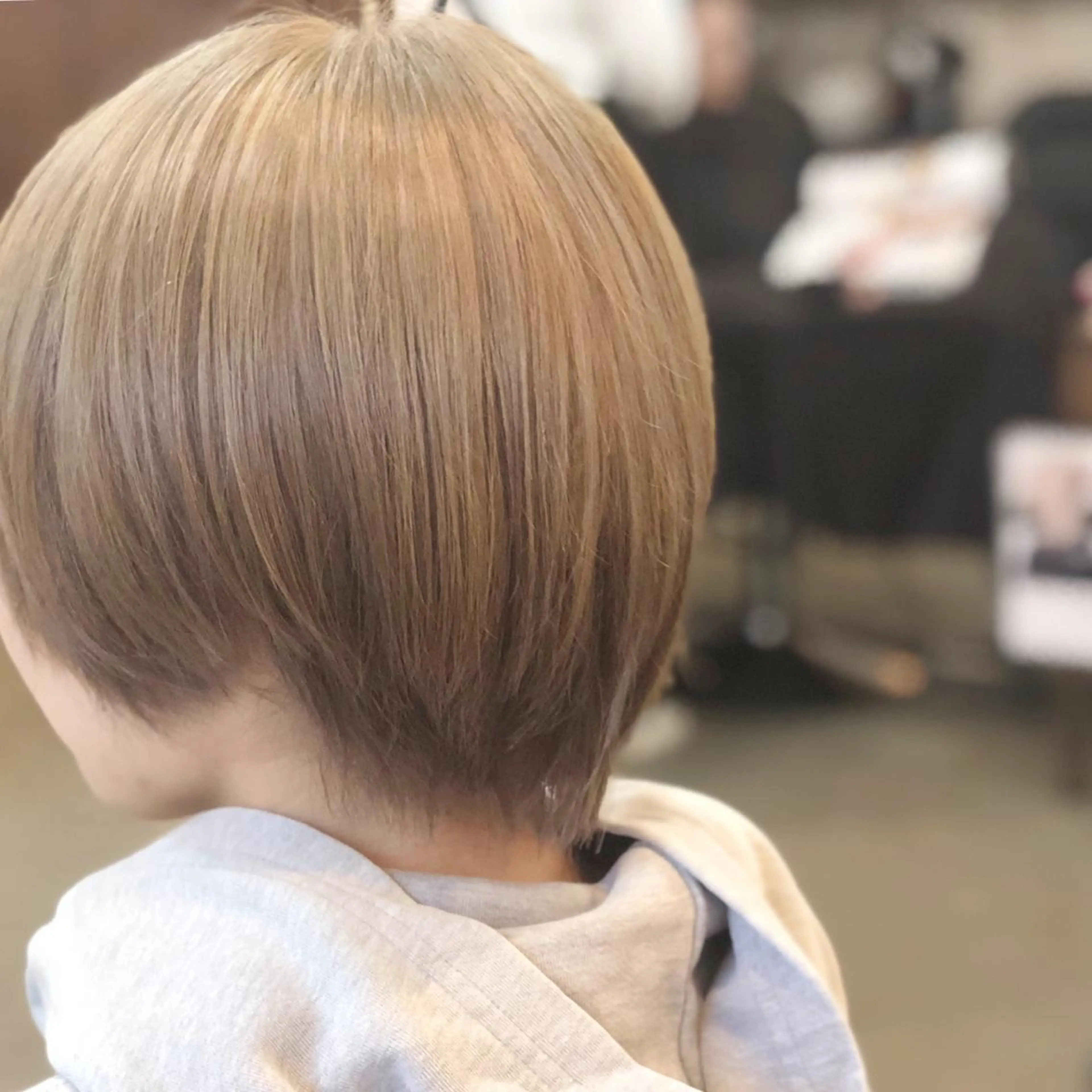 ショート カラー ベージュカラー イケダ ハルカのヘアスタイル