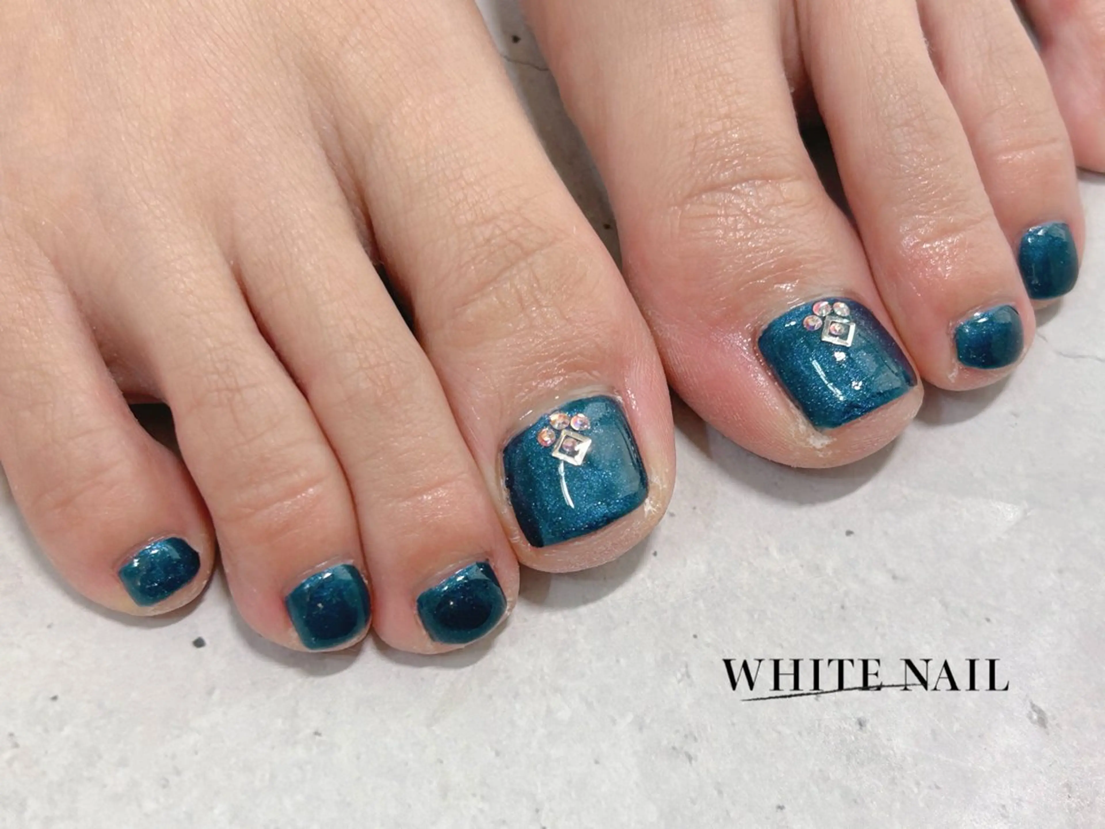 ネイル フットネイル フットネイル WHITE NAIL ホワイトネイルのネイルデザイン