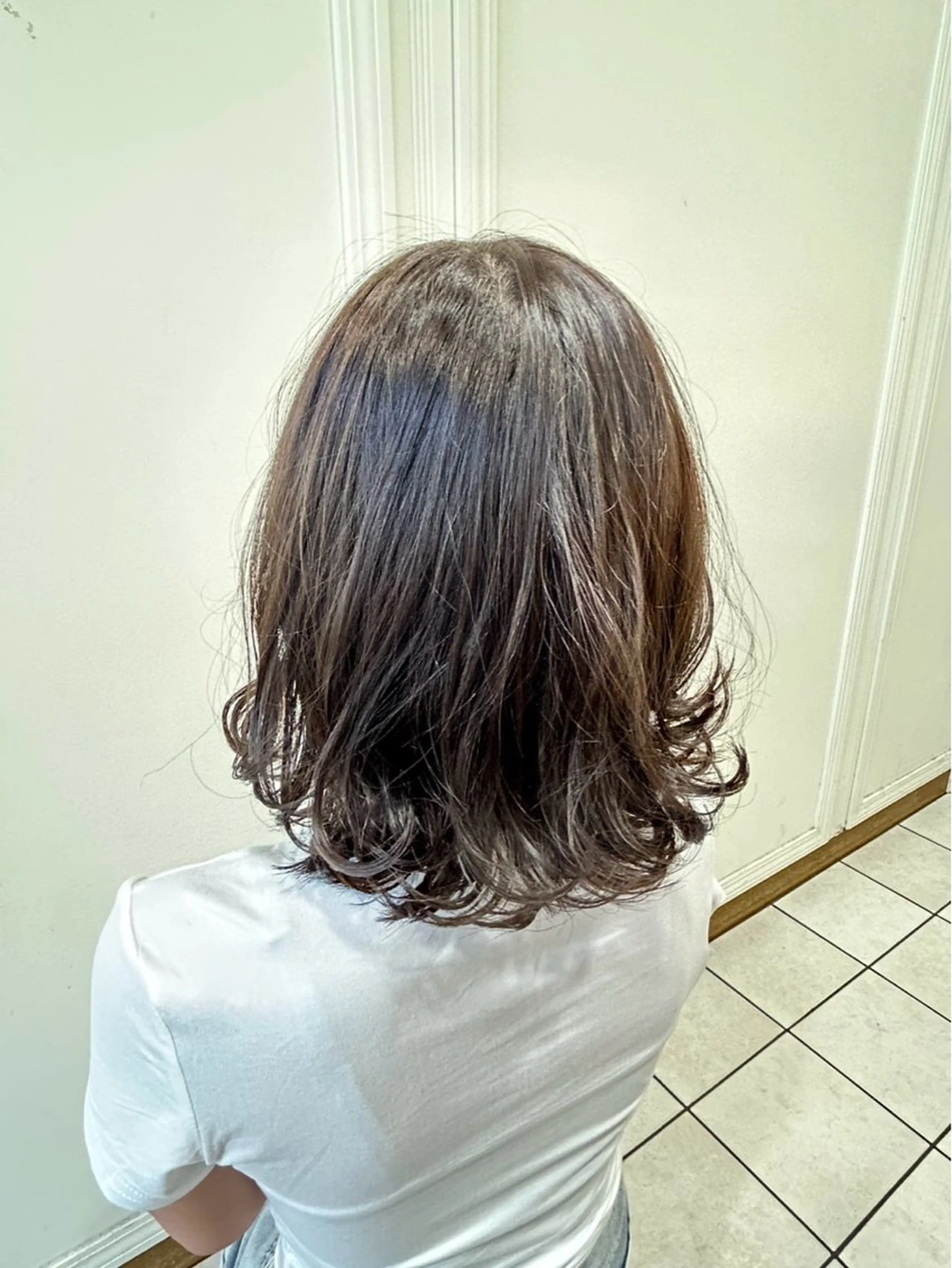 カラー グレージュ オリーブグレージュ オリーブグレー ヘアカラー 川合 絢子のヘアスタイル