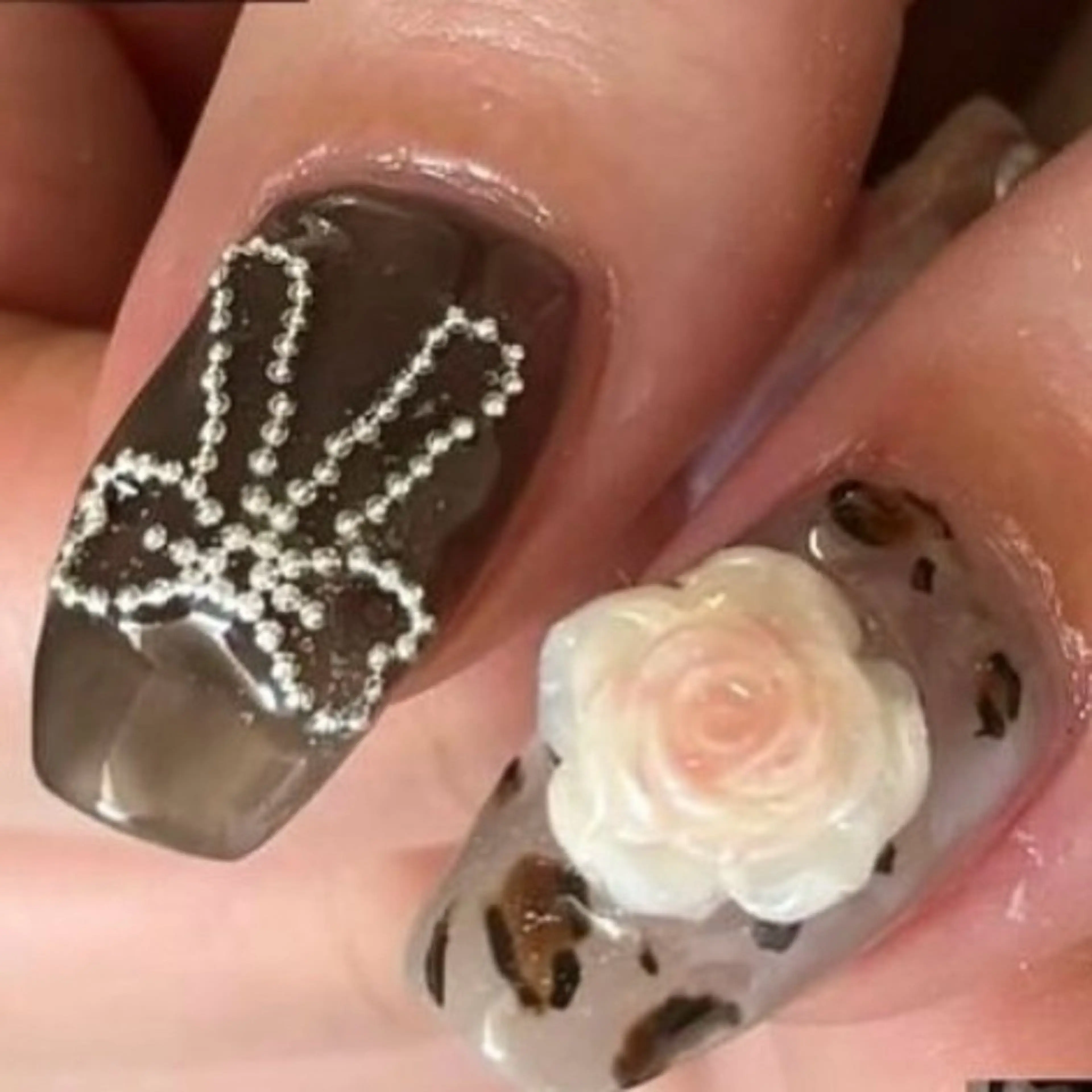 ネイル Manamǐ 個性派のネイルデザイン