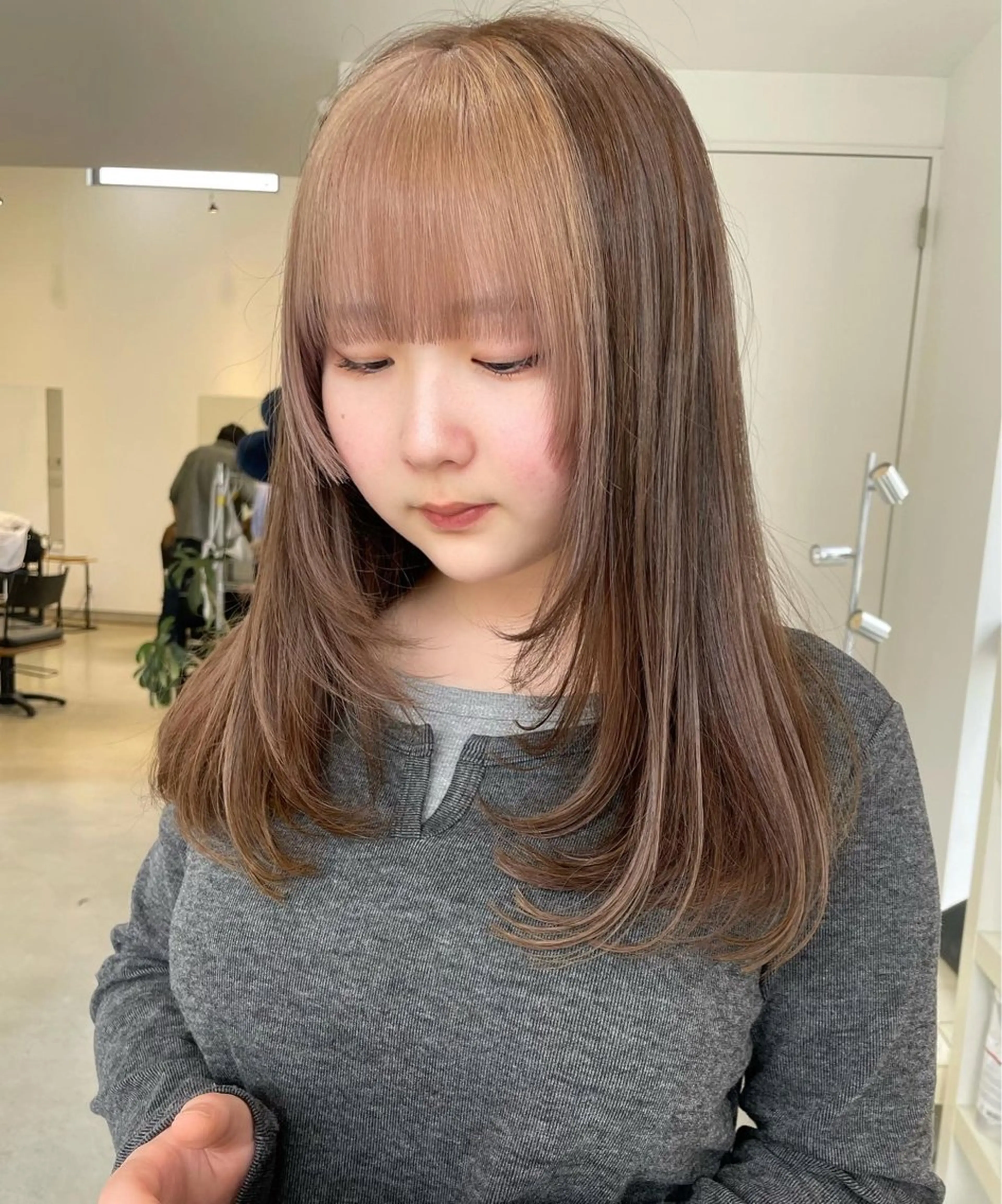 セミロング カラー レイヤーカット mir MIYUのヘアスタイル