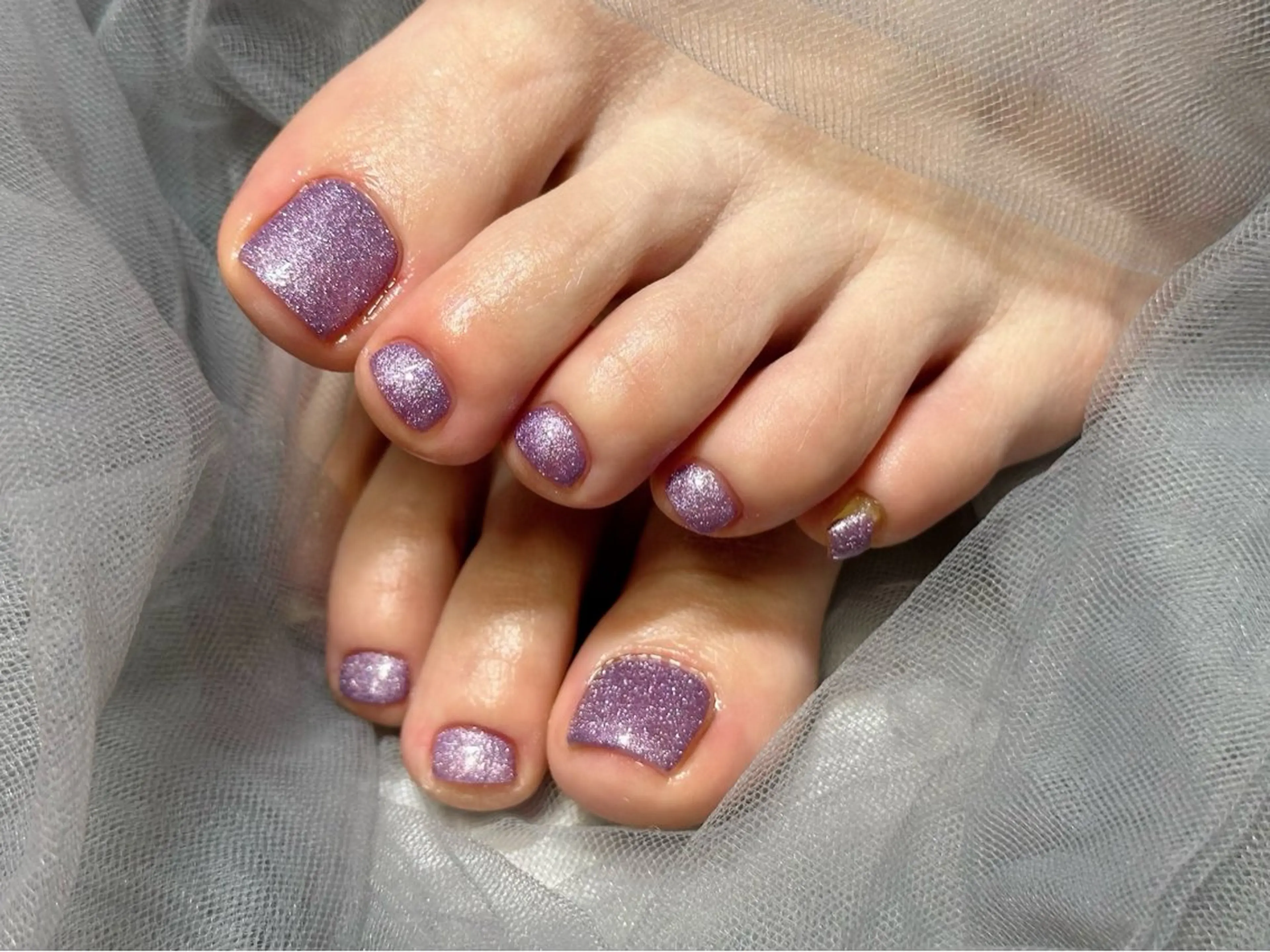 ネイル フラッシュネイル ラメ(グリッター) フットネイル Nail Salon KURELLYのネイルデザイン