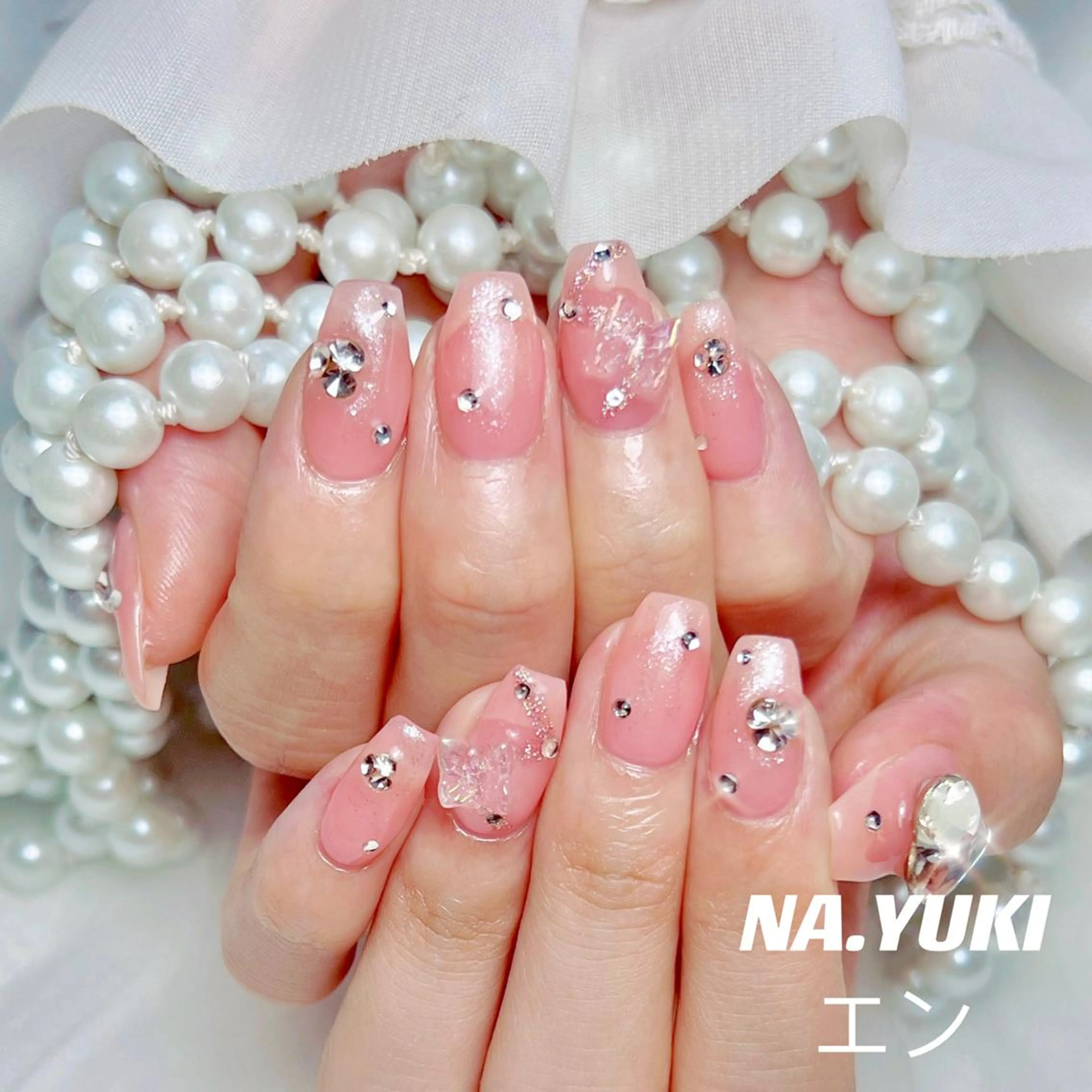 ネイル 🦋 Queenieのネイルデザイン