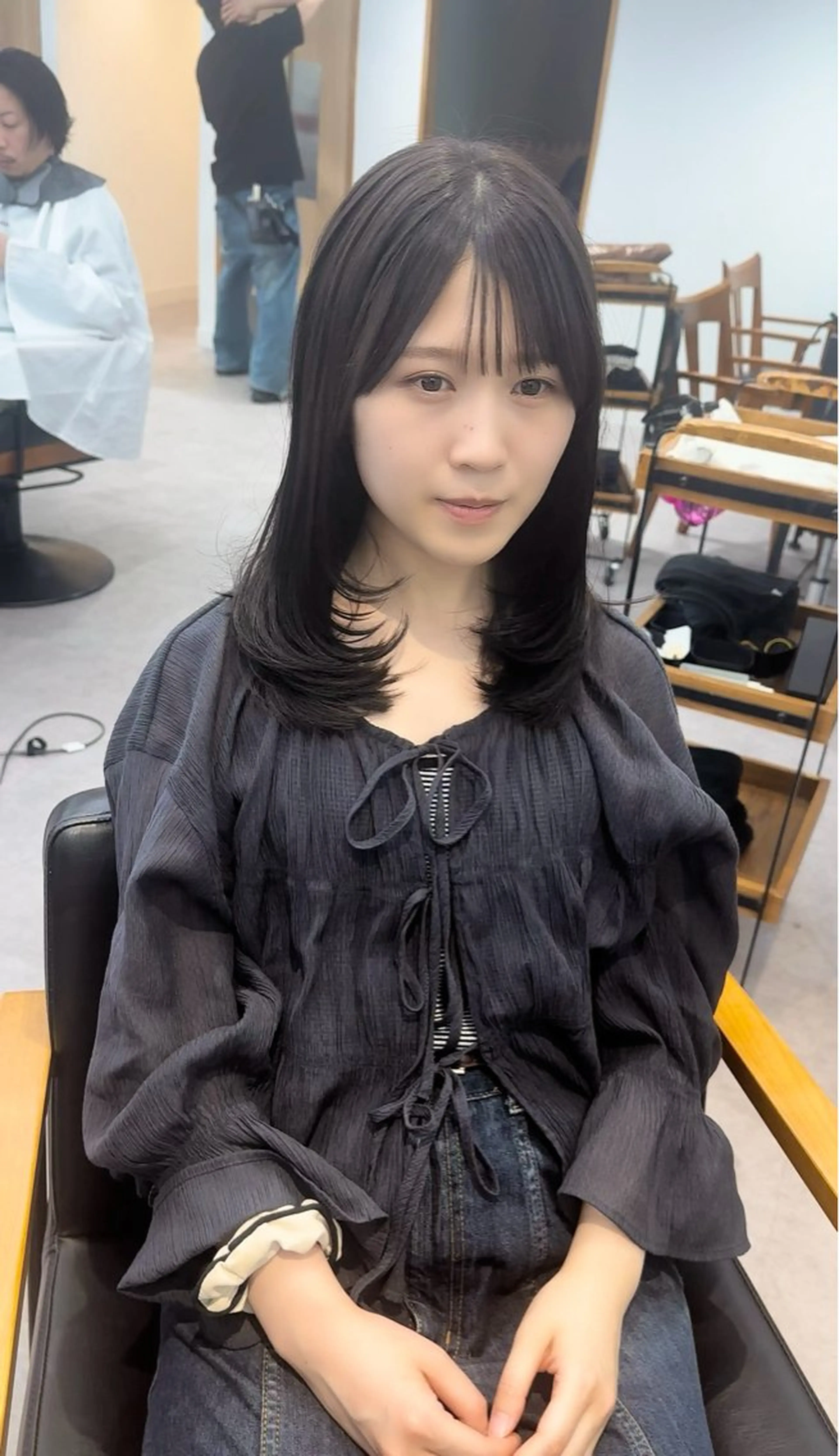 セミロング カラー パーマ ヘアアレンジ メンズ キッズ カット 縮毛矯正 レイヤーカット／顔周 りカット/縮毛矯正のヘアスタイル
