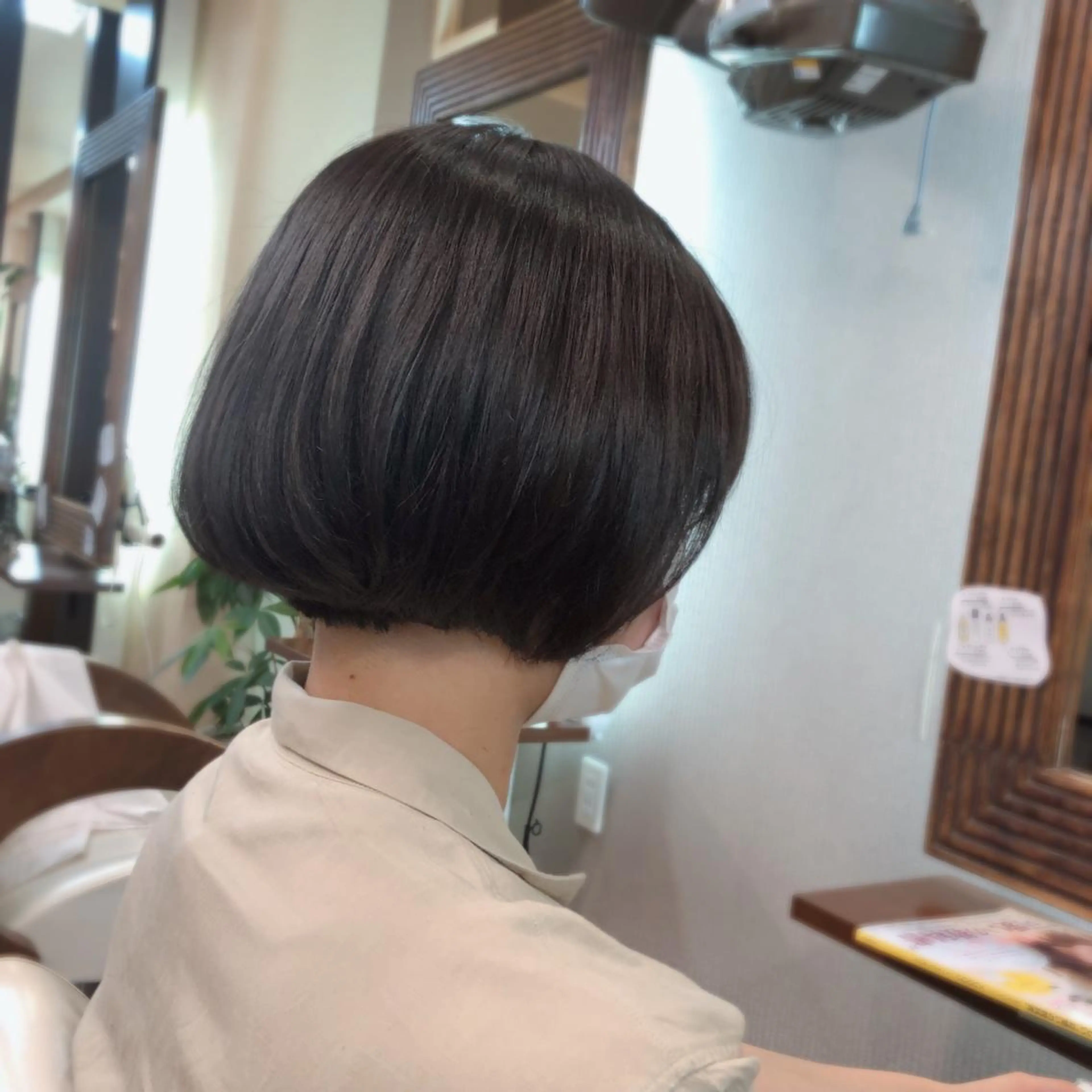 ショート カラー カット 縮毛矯正 トリートメント 山崎 絵莉香のヘアスタイル