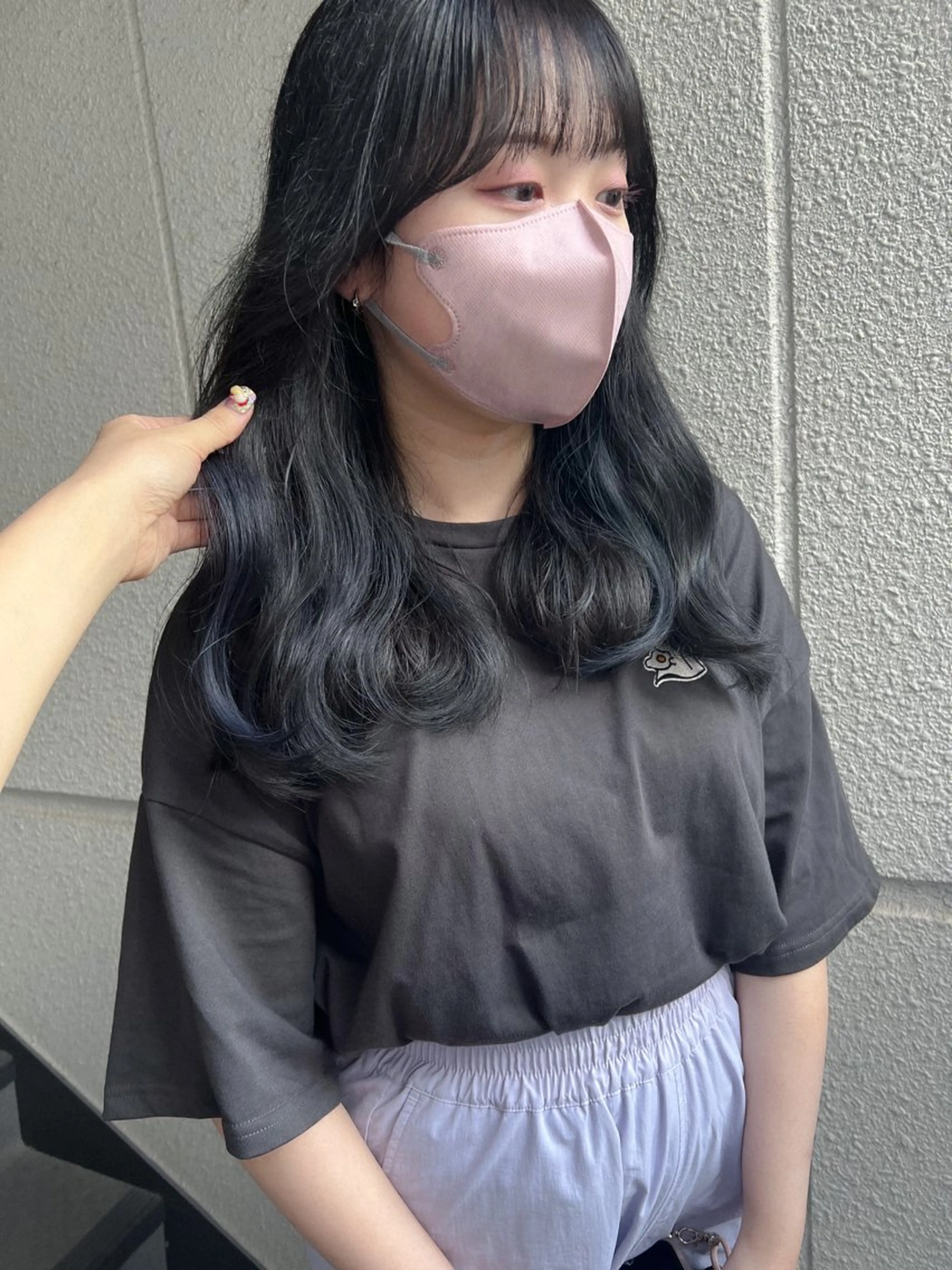 ロング カラー 黒髪 ブリーチ ブルーカラー ブルーブラック ブリーチなしカラー カラーパティシエ facce🌼ikoのヘアスタイル