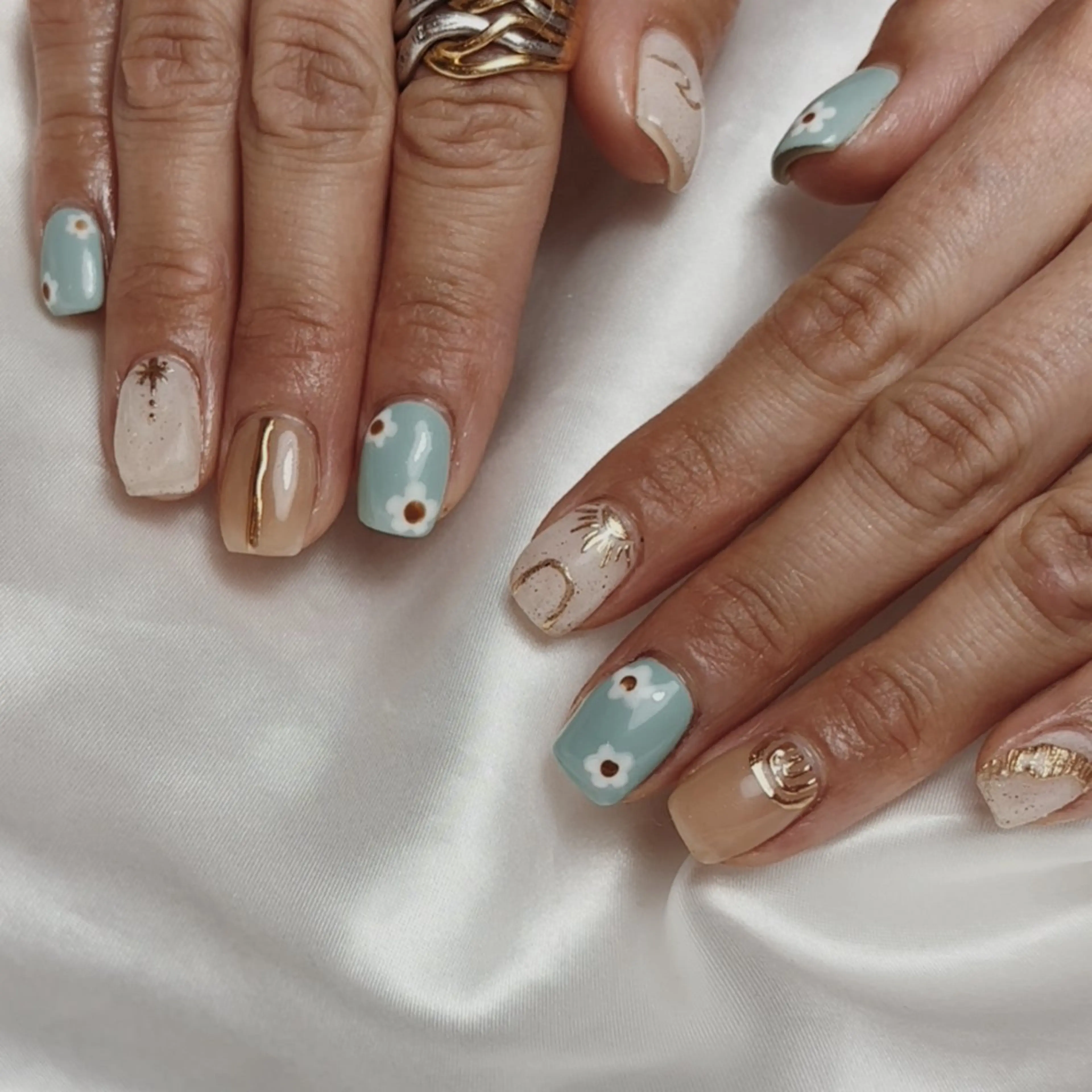 ネイル ハンドネイル うるつやネイル🫧 Amiのネイルデザイン