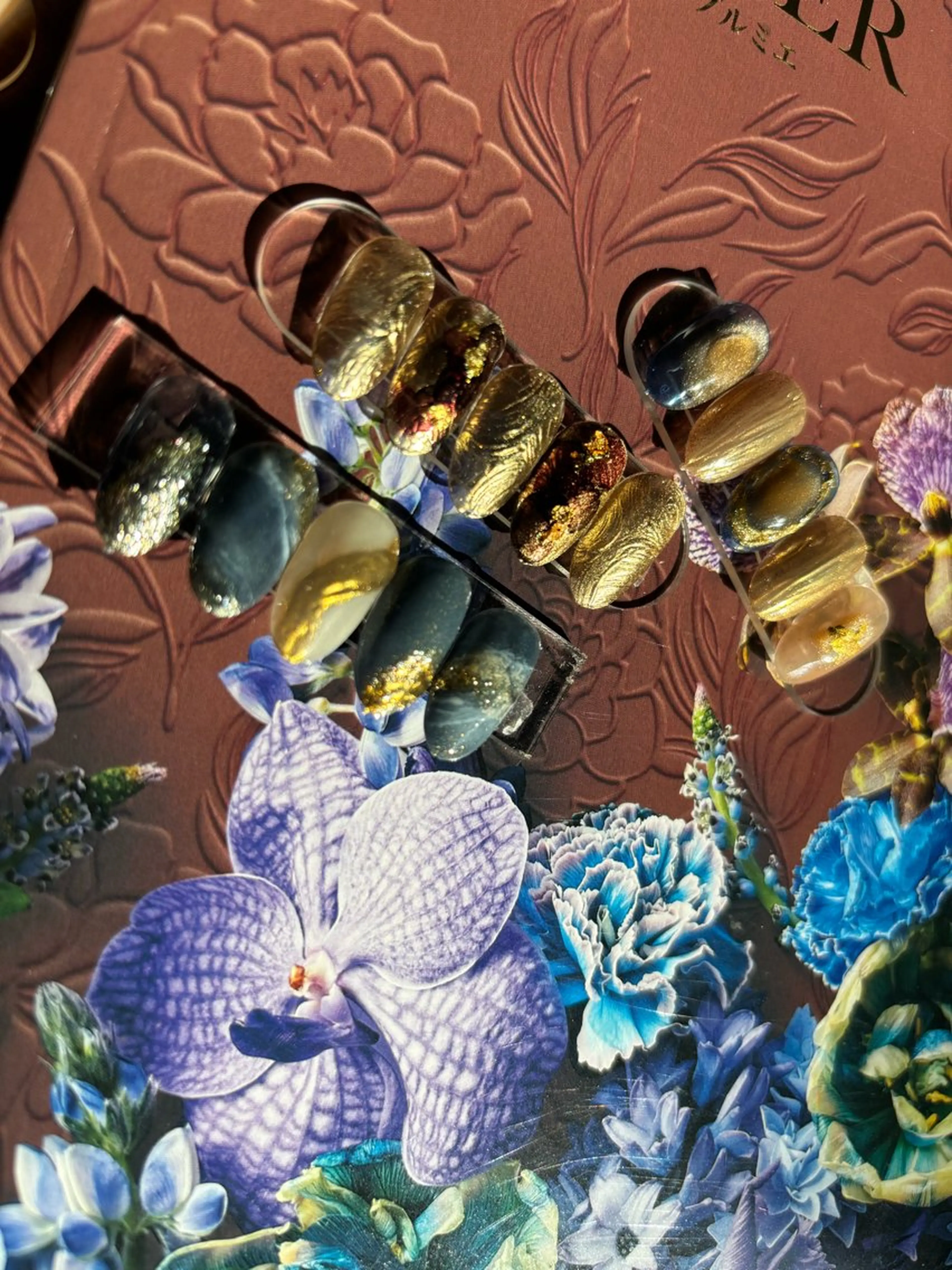 ネイル マグネットネイル ミラーネイル Beautiful .A所属・BeautifulA 🌈🍭💜のネイルデザイン