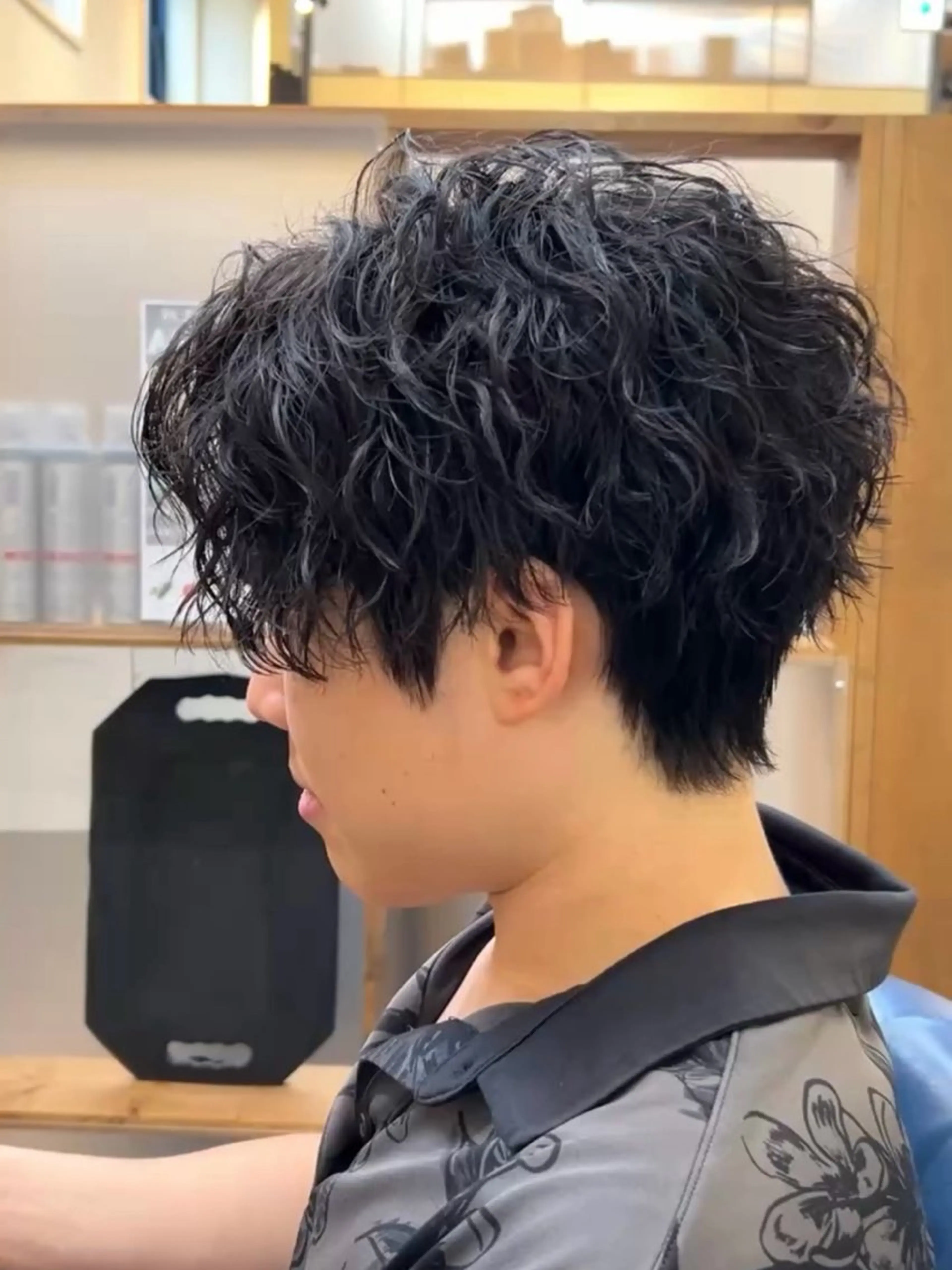 パーマ メンズ メンズパーマ ツイストスパイラルパーマ スパイラルパーマ カット パーマ メンズ特化美容師 岩田拓海のヘアスタイル