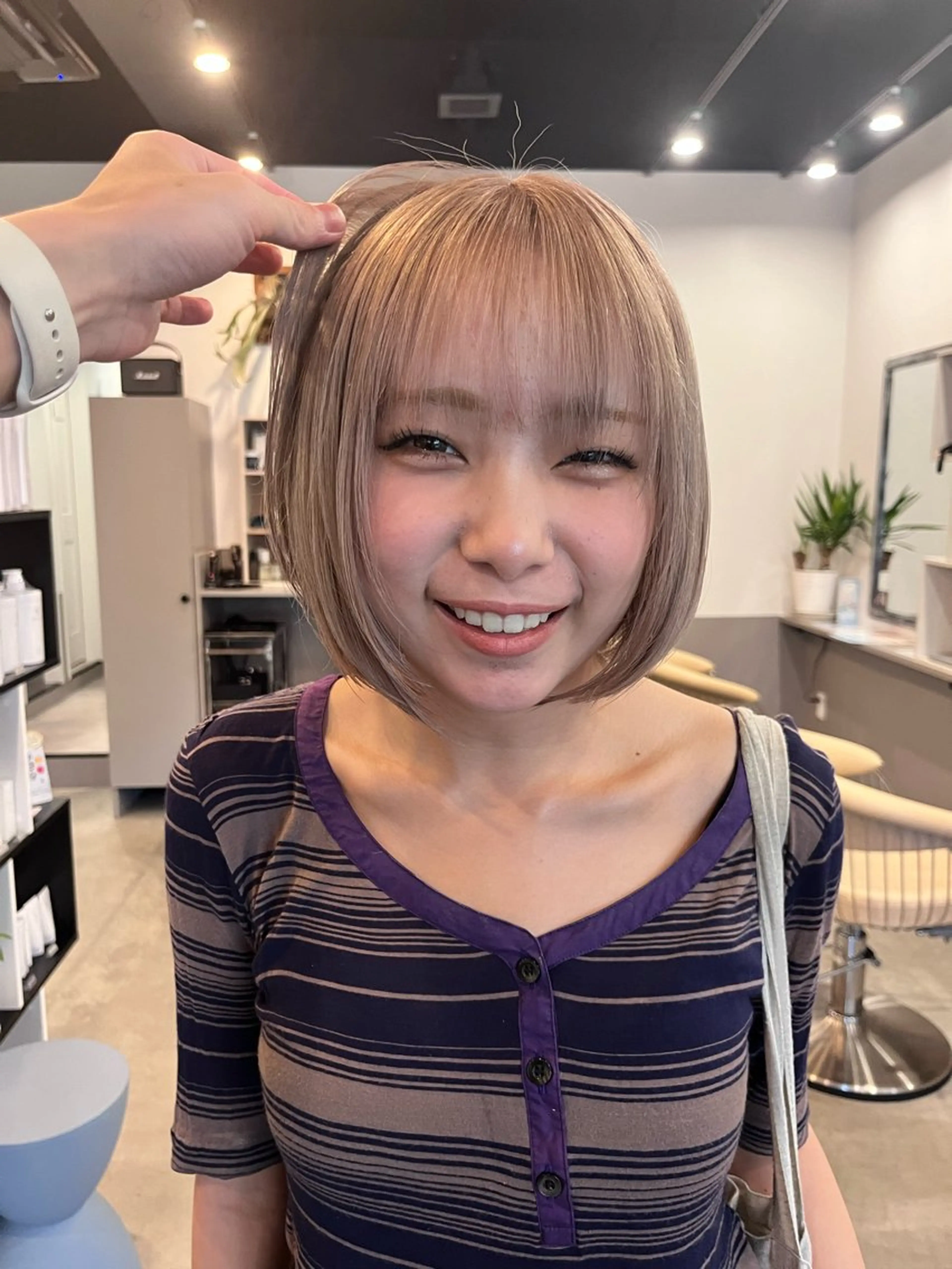 ミディアム カラー ベージュカラー ミルクティーベージュ ボブ カット ヘアカラー トリートメント dogstar小林諒 パーマ/レイヤーのヘアスタイル