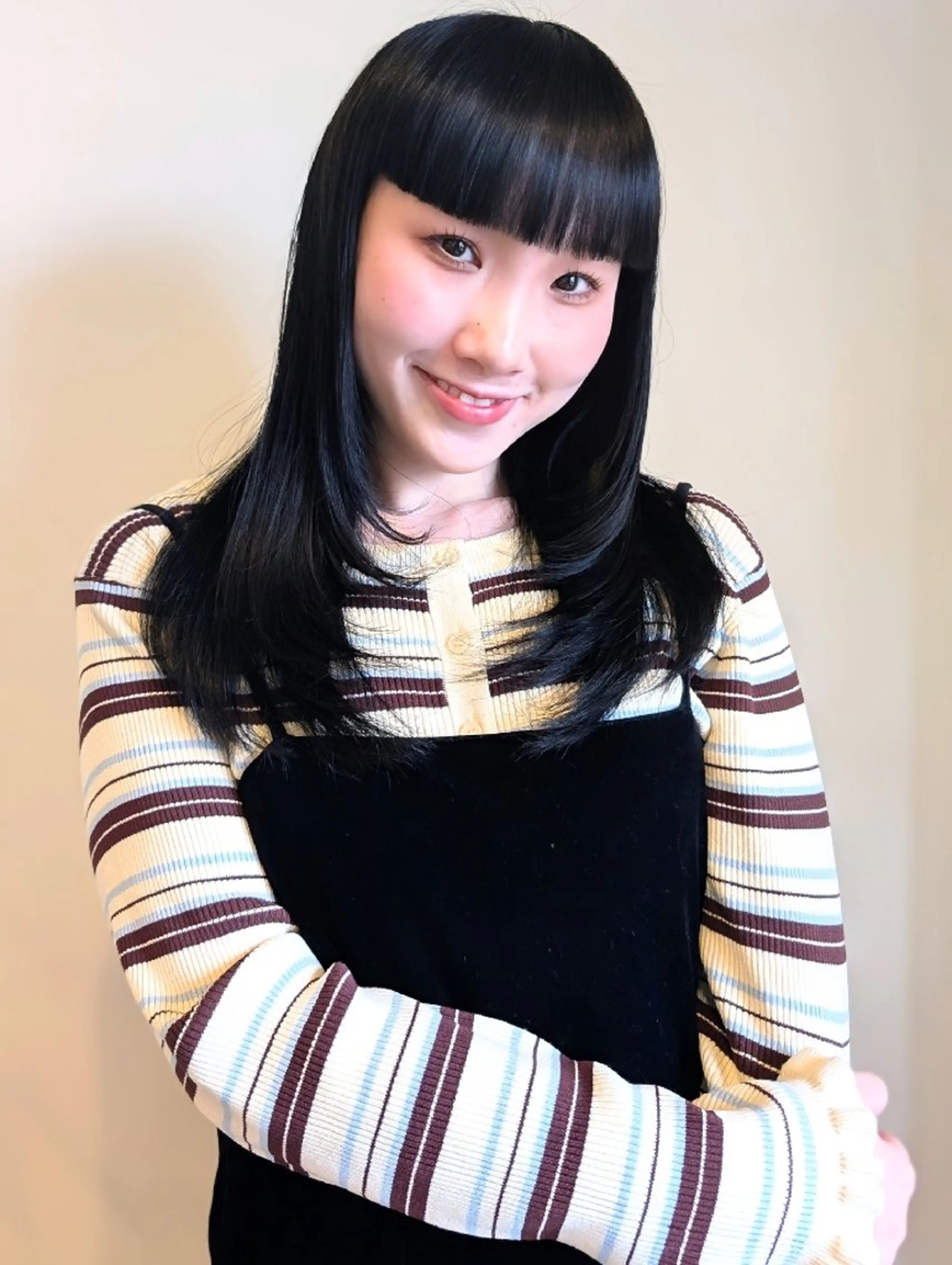 ロング ロングレイヤー 顔まわりレイヤー 顔周りカット レイヤーカット ロング カット 齊藤 舞風のヘアスタイル