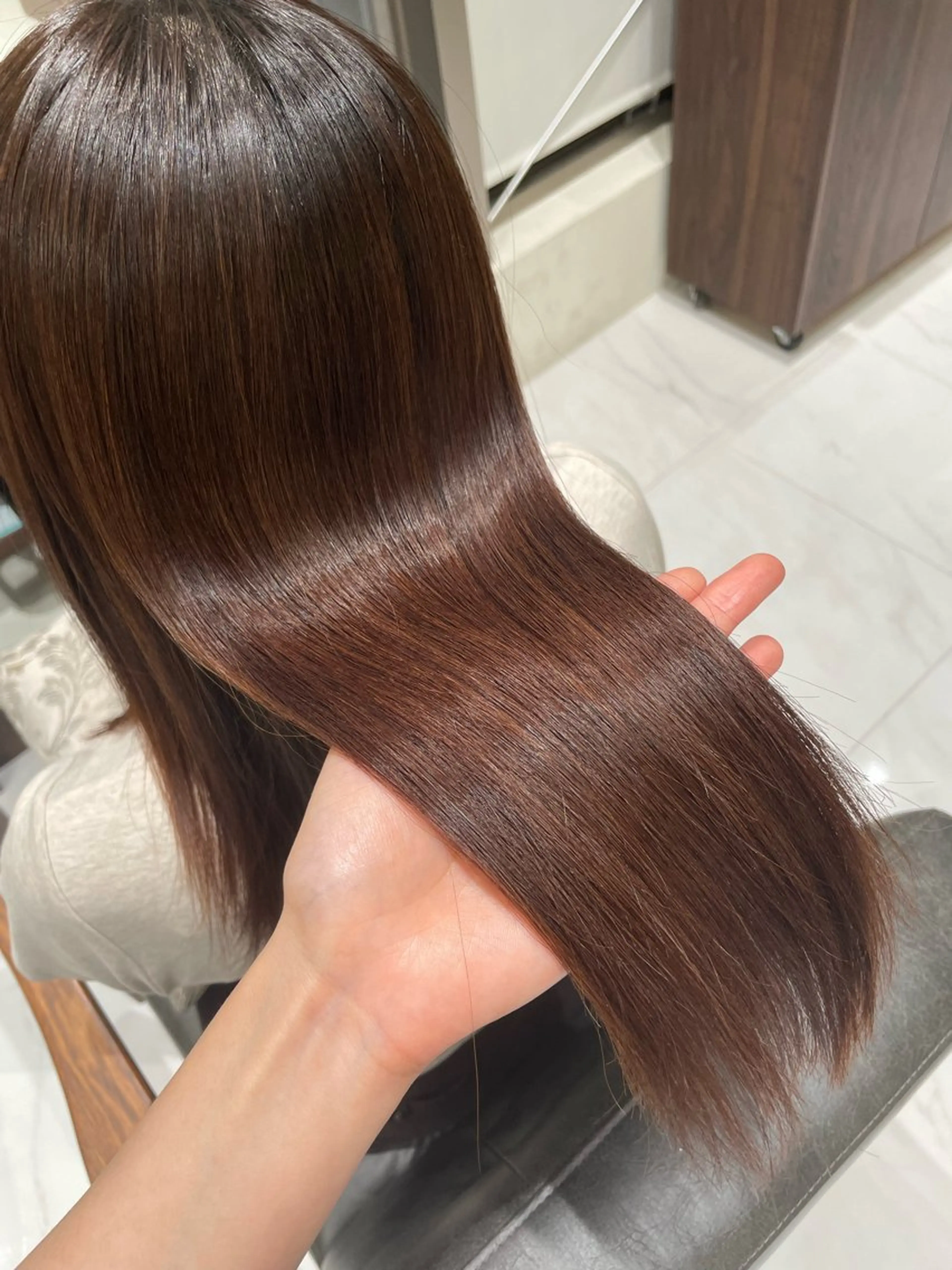 セミロング 伸ばしかけ 髪質改善 縮毛矯正 mion🦋韓国ヘア 透明感カラー🫧のヘアスタイル
