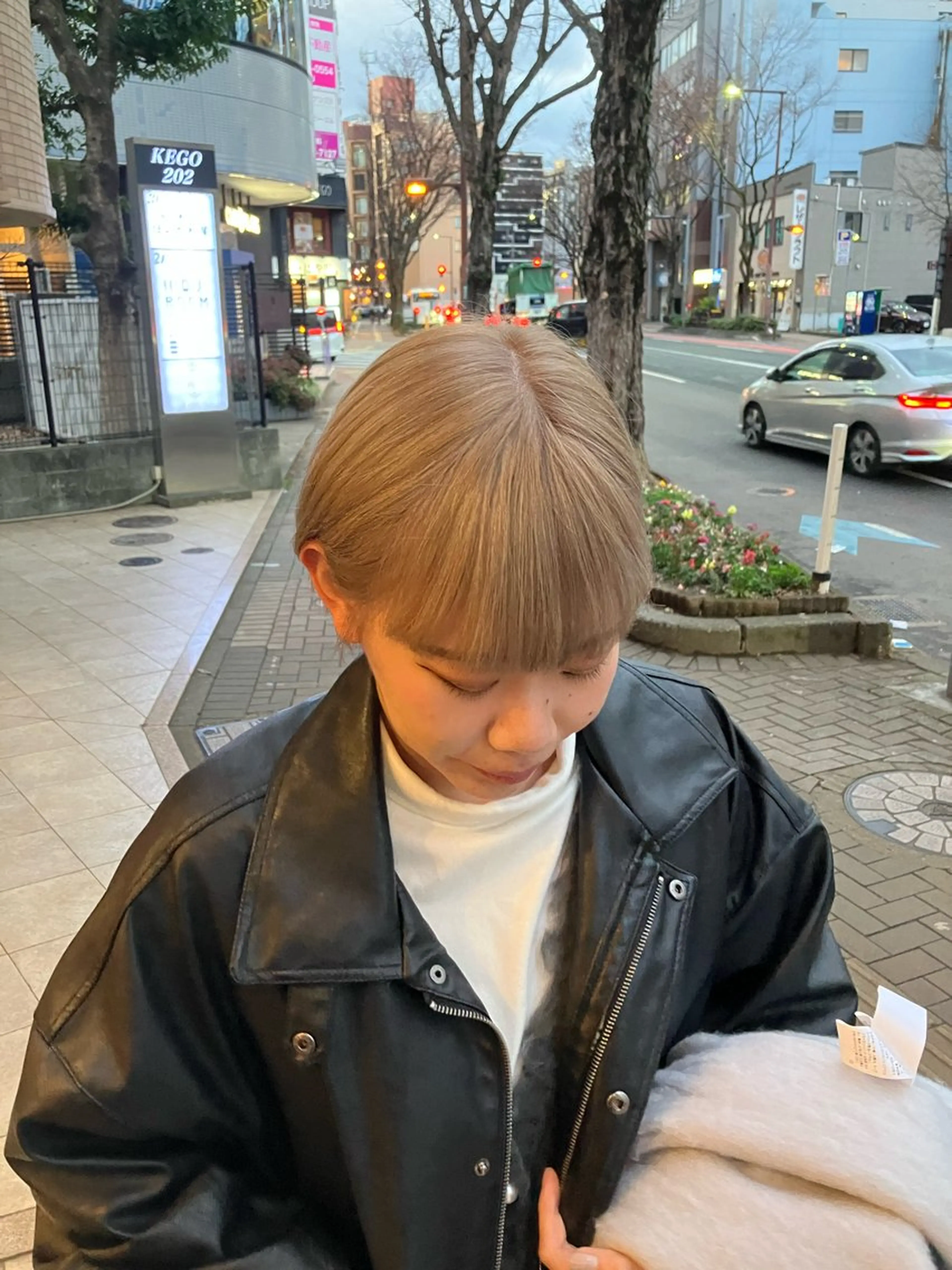 ショート カラー ブリーチ ヘアカラー ツボイ マホのヘアスタイル