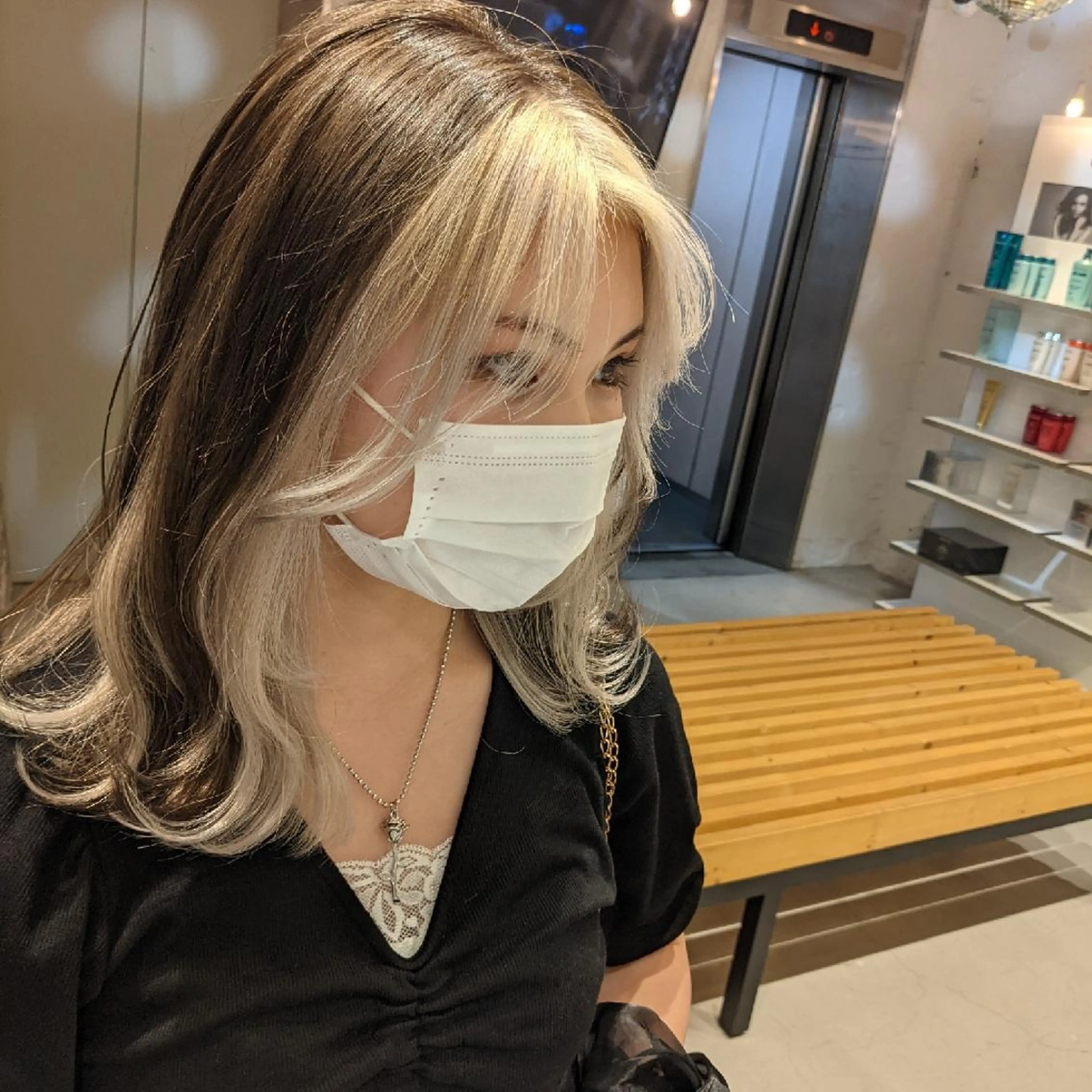 セミロング ミストバング カット 縮毛矯正 トリートメント nameless髪質 改善ブリーチ心斎橋のヘアスタイル