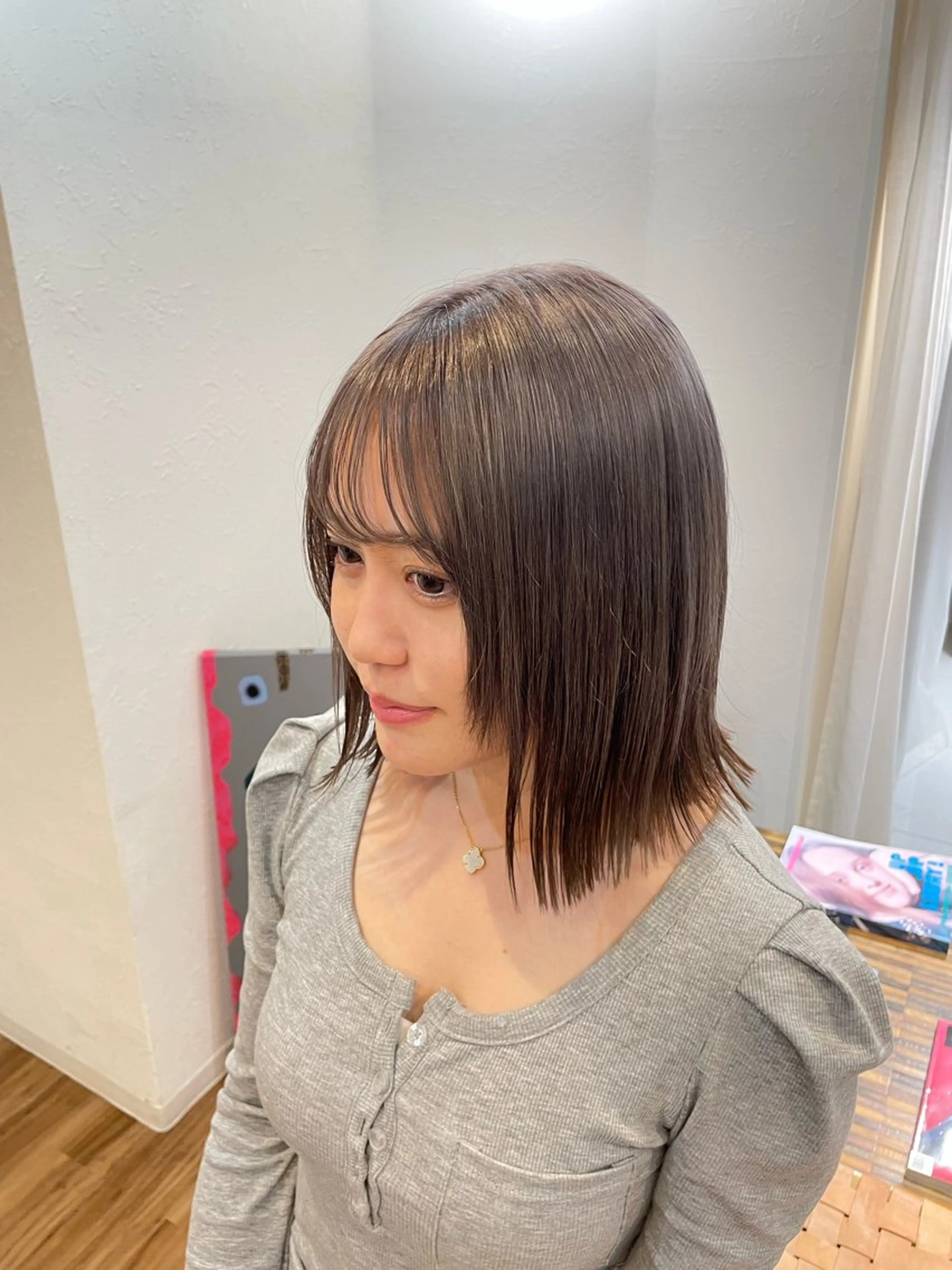 ミディアム カラー 久我 彩音のヘアスタイル