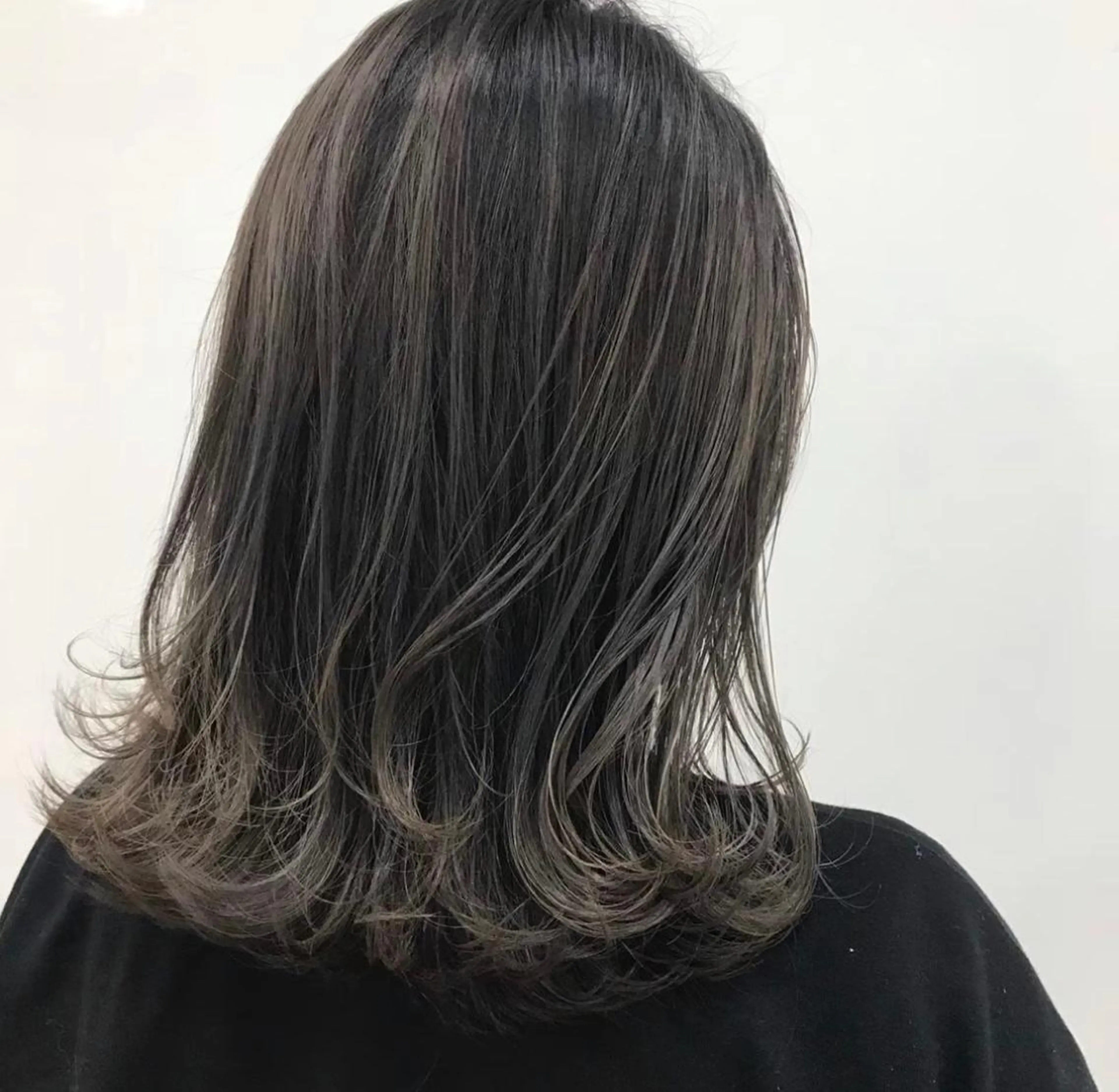 ミディアム カラー 艶髪レイヤーの王 また復活の大澤竜馬のヘアスタイル