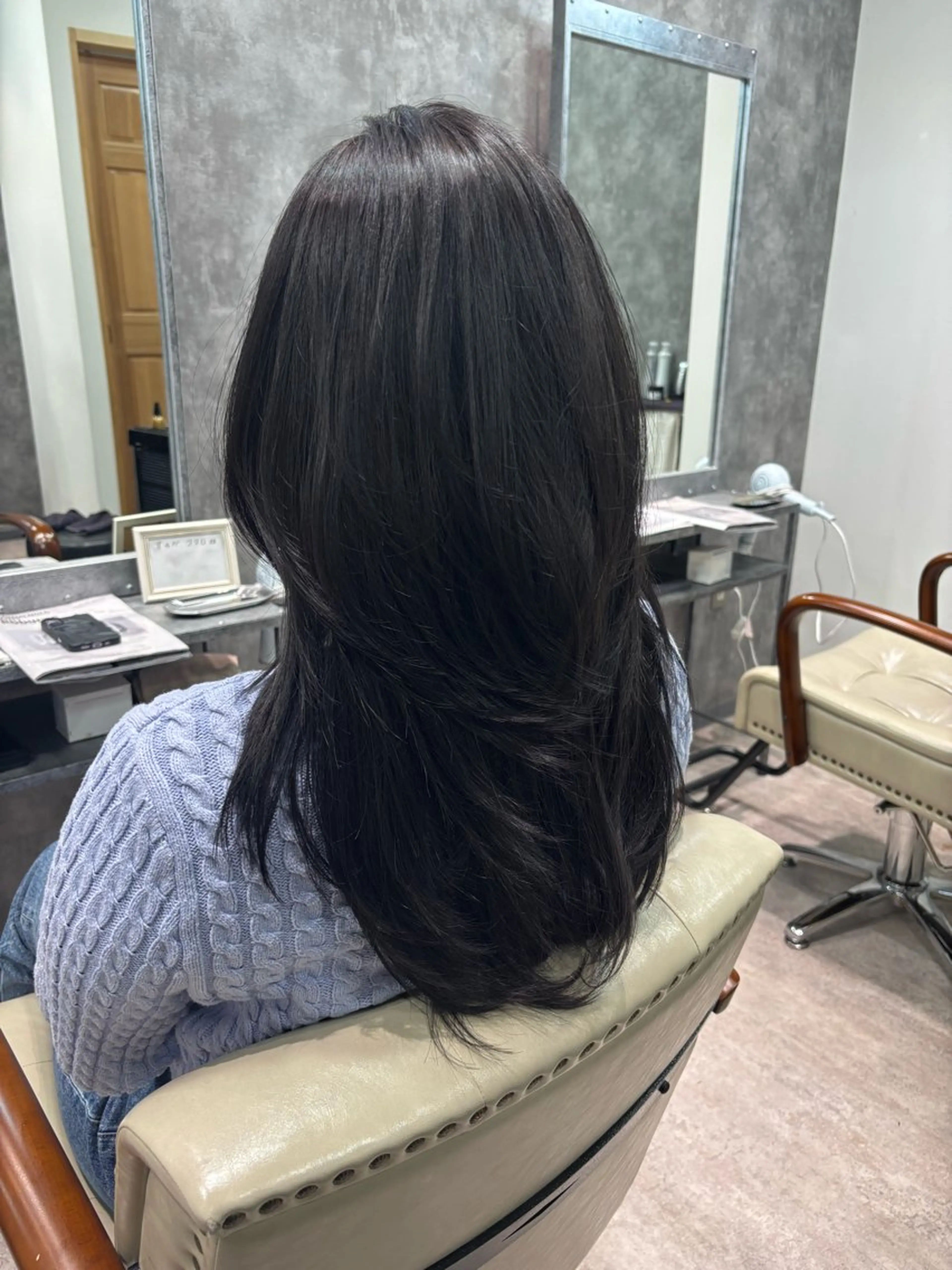 セミロング カット ヘアカラー MIHO 海外風レイヤーのヘアスタイル