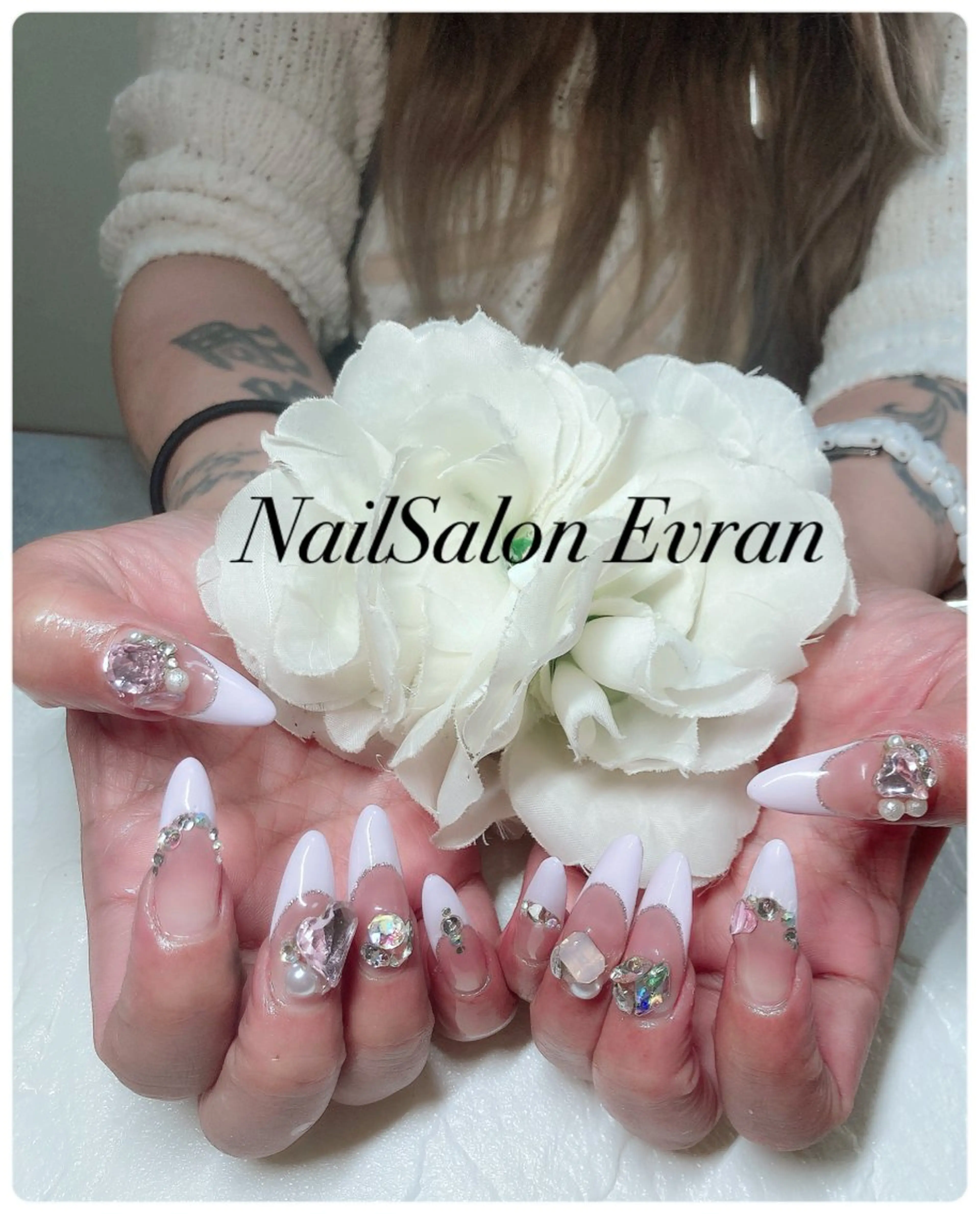 ネイル アートネイル フレンチネイル キラキラネイル マグネットネイル 持ち込み ハンドネイル Nail salon Evranのネイルデザイン