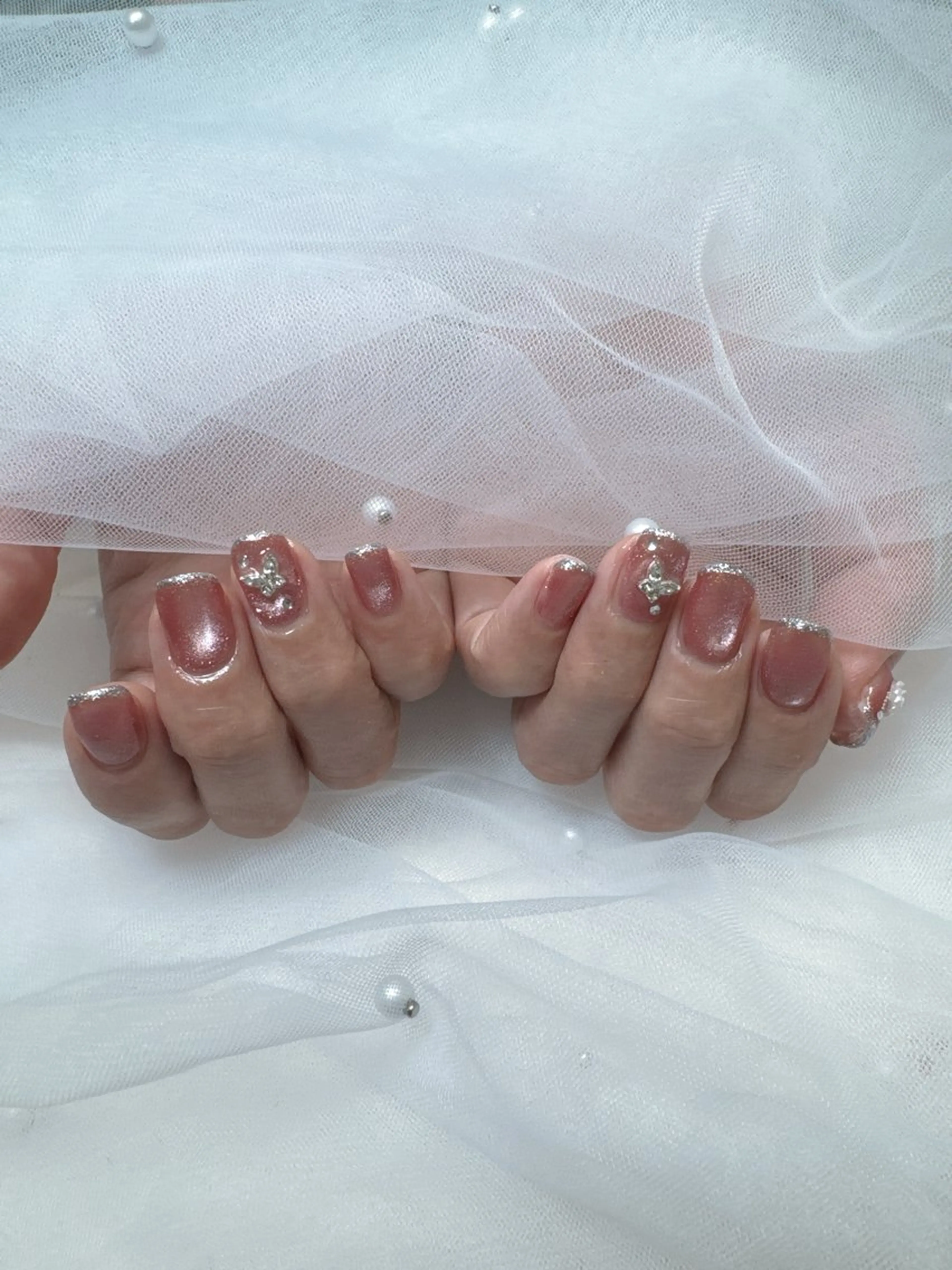 ネイル フレンチネイル ジェルネイル ガラスフレンチ ハート キラキラネイル ハンドネイル Queeens nailのネイルデザイン