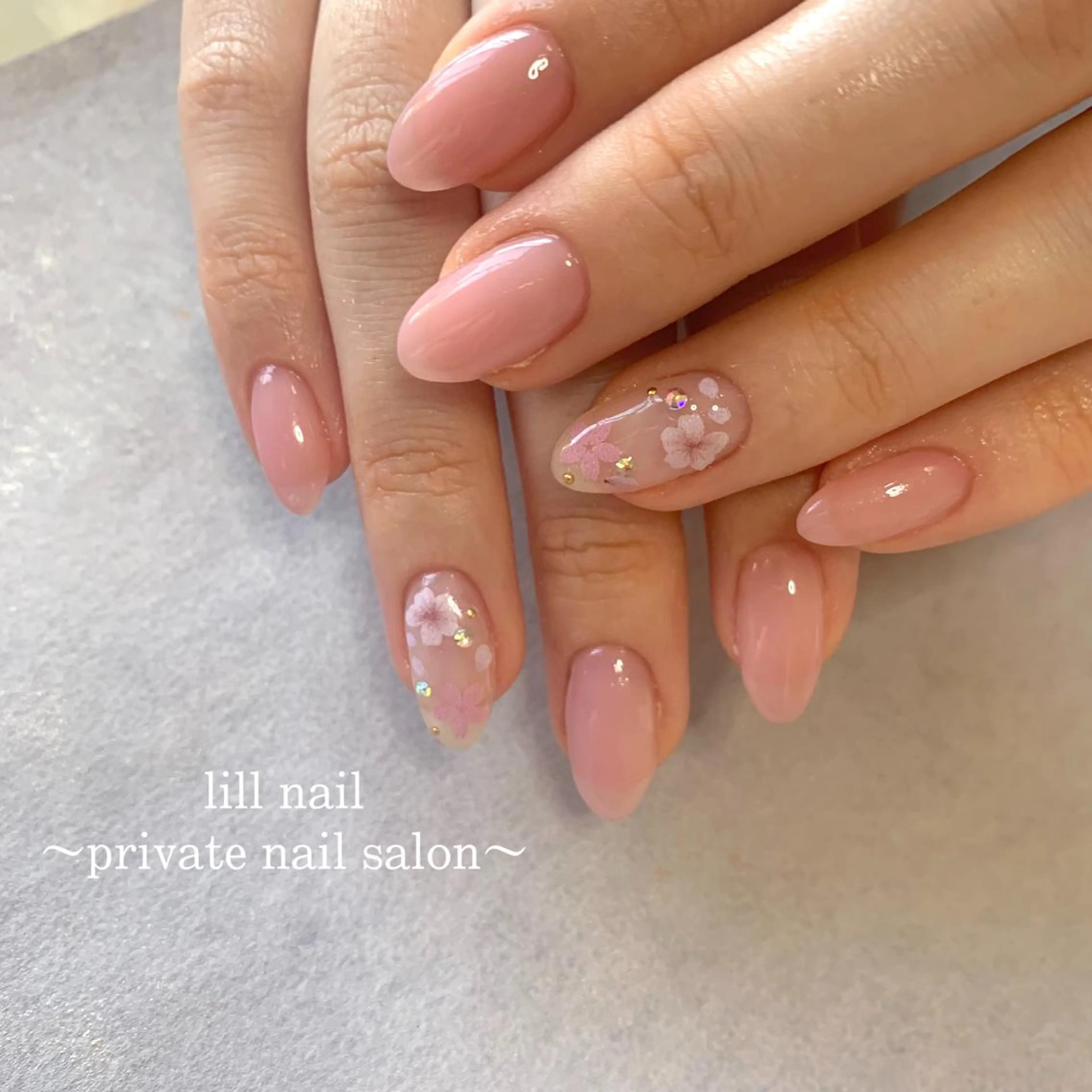 ミディアム pllia beautyのネイルデザイン