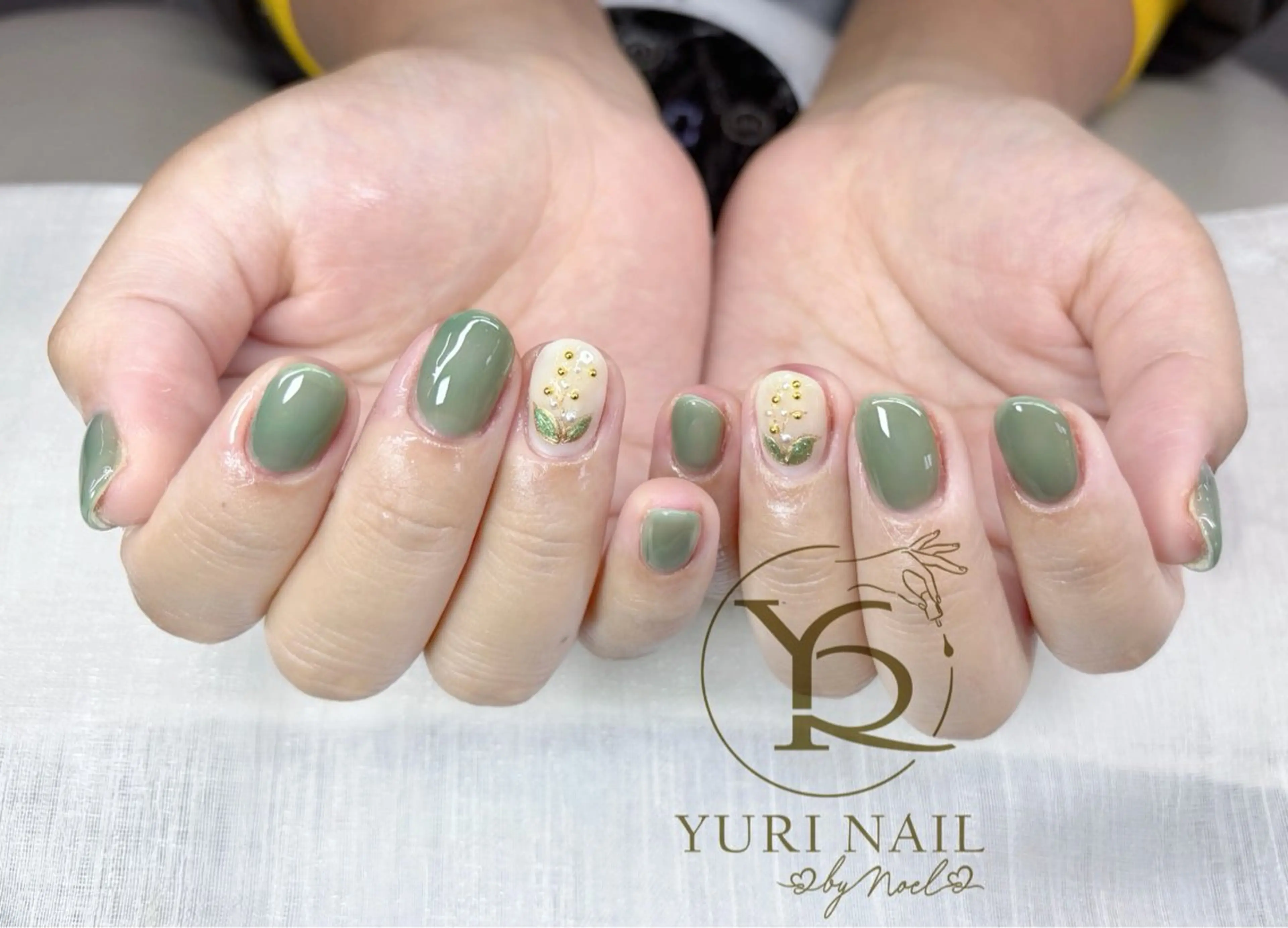 ネイル ハンドネイル フットネイル ハンドケア YURI Nail NARITAのネイルデザイン
