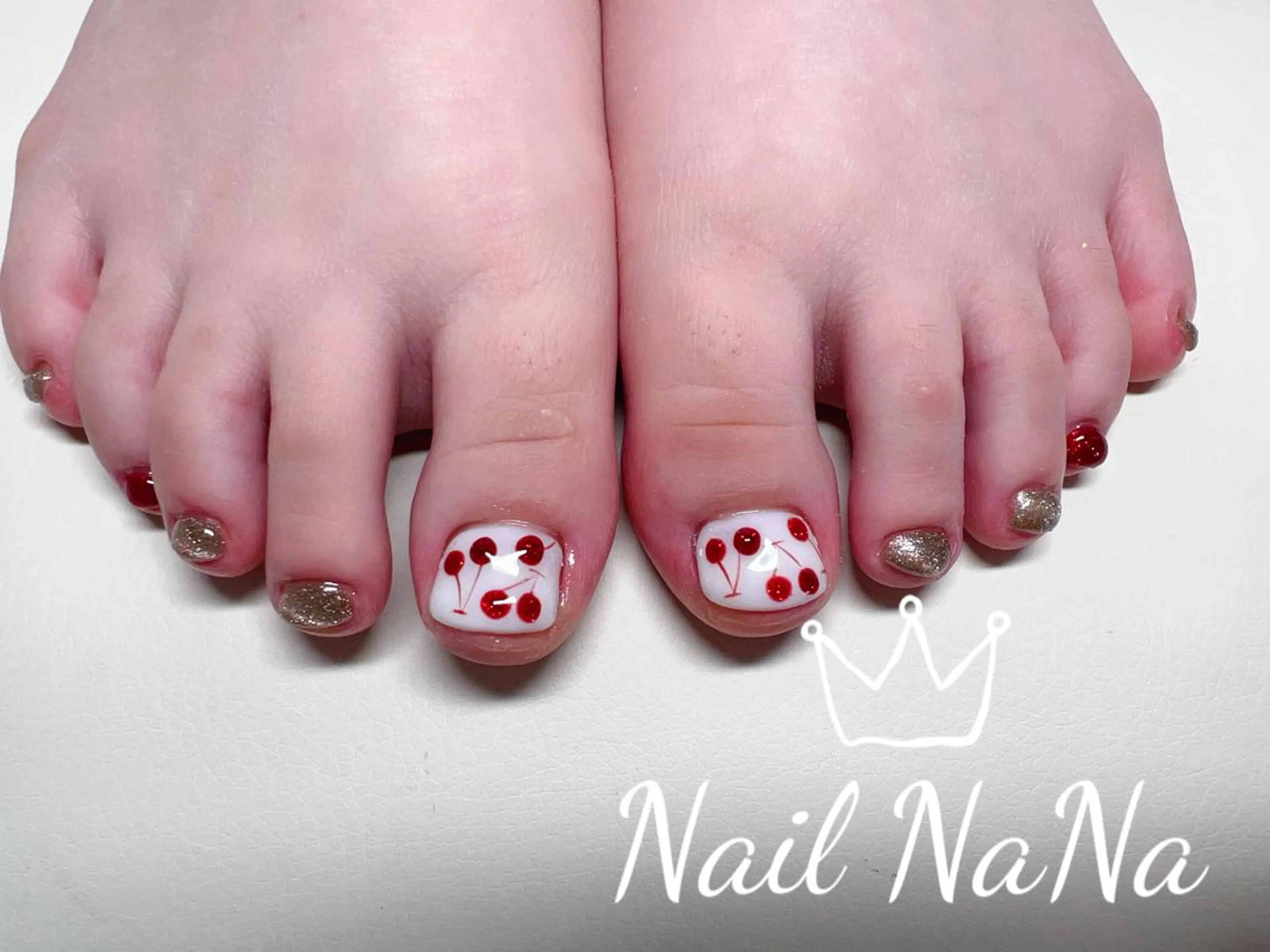 ショート カラー ネイル フットネイル 赤色 フットネイル Nail NaNaのネイルデザイン