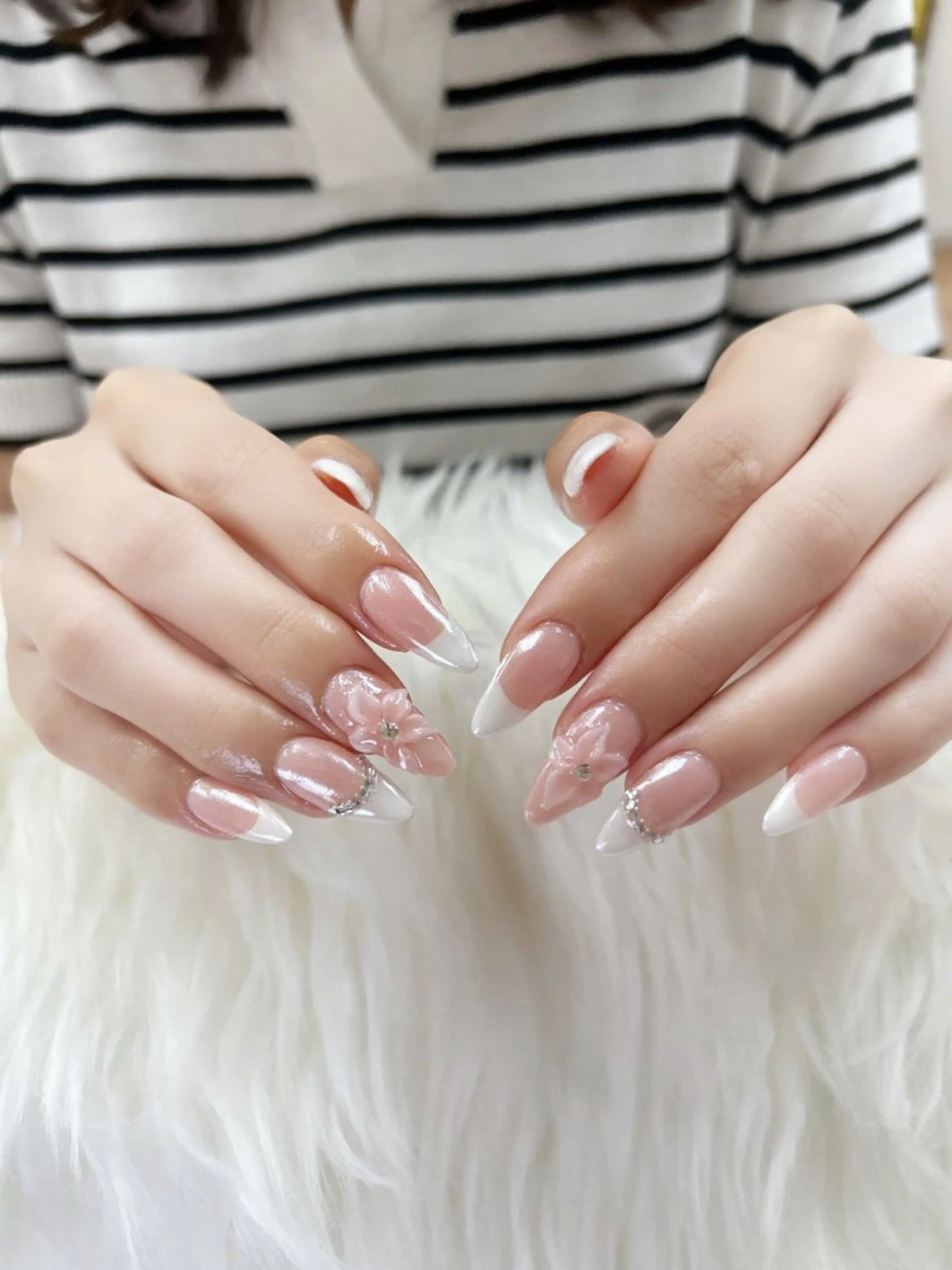 ネイル フットネイル フレンチネイル 韓国ネイル マグネットネイル ニュアンスネイル ハンドネイル ハンドケア Hara Nail 【パラジェル使用】のネイルデザイン