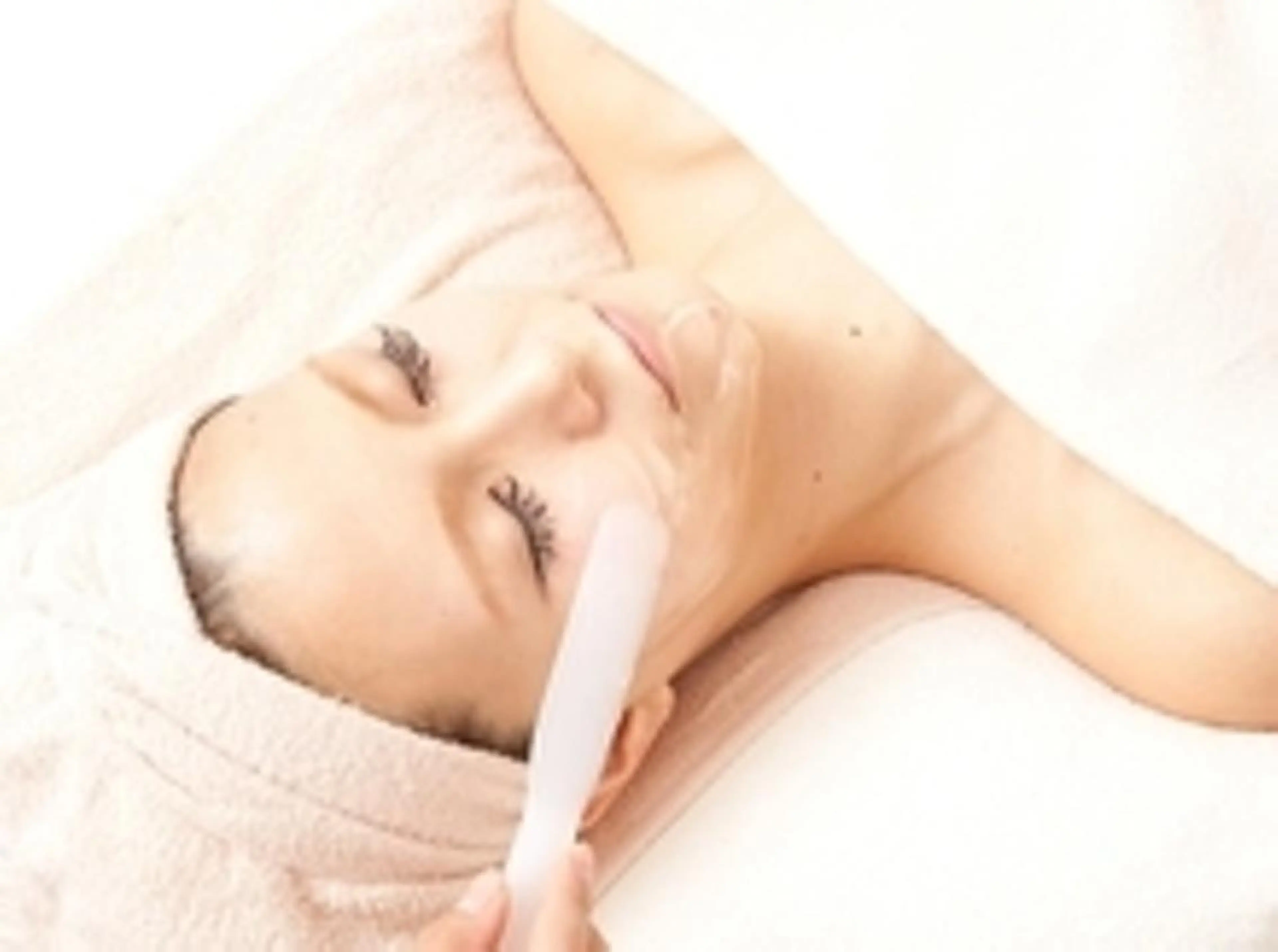 【大人気✨憧れの水光肌に❣️】眉間や小鼻も含んだお顔丸ごと2周脱毛💆美肌効果に感動🎀お肌トーン・モチモチ感アップ⤴️の写真