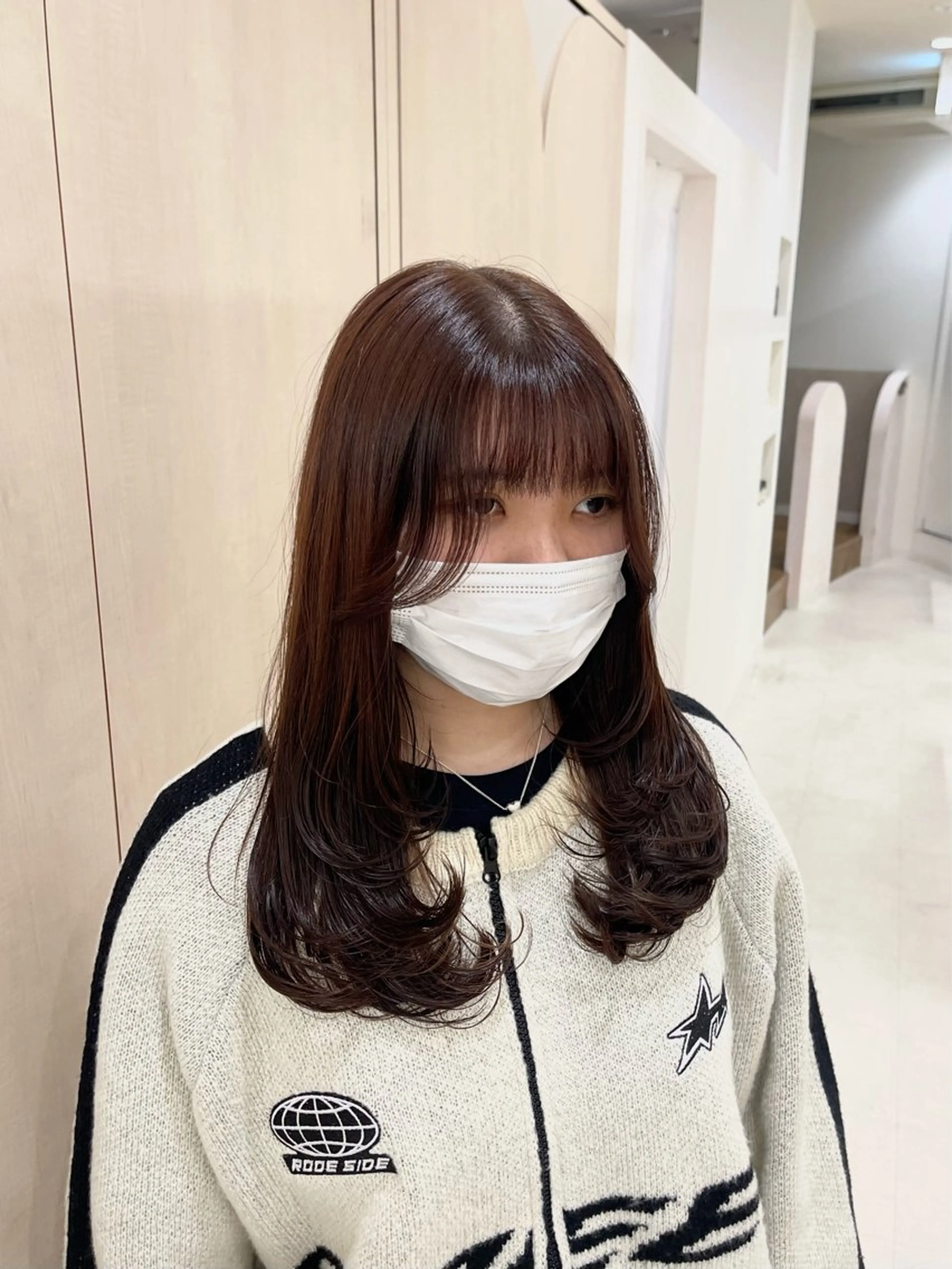 セミロング レイヤーカット カット トリートメント 東梅田エリアカラー ヘアセットNo. 1のヘアスタイル