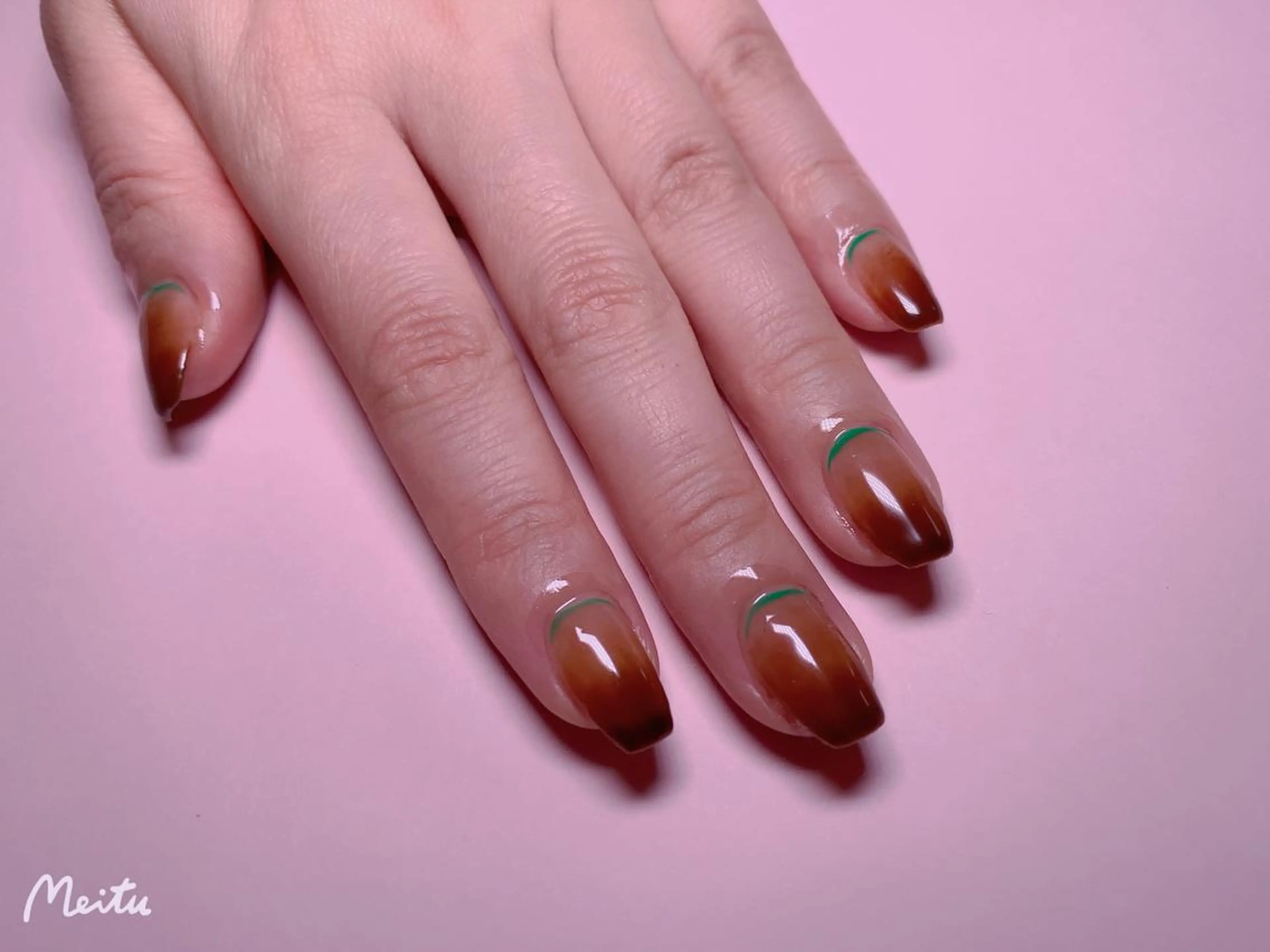 ネイル miu miuのネイルデザイン