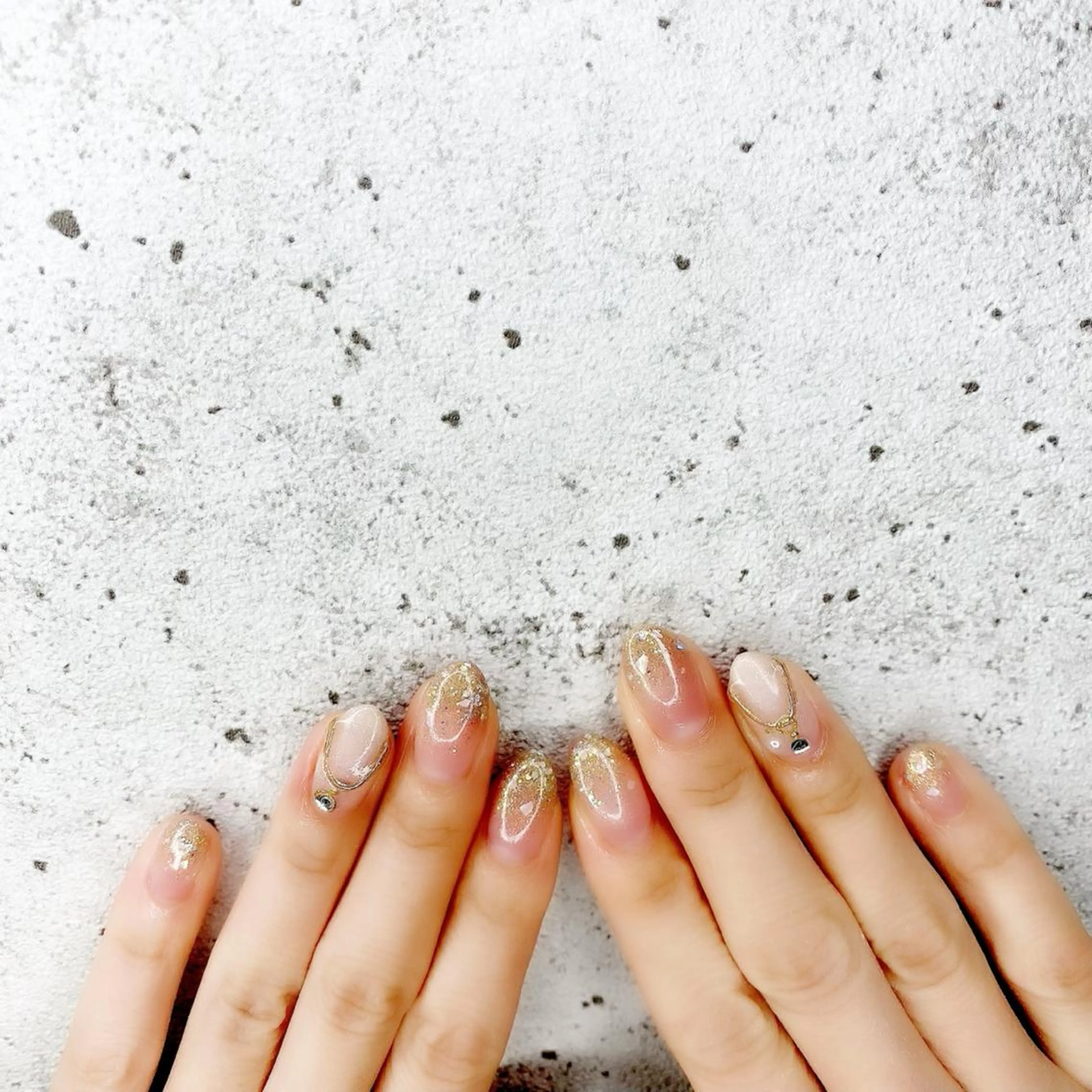 ミディアム カラー パーマ ヘアアレンジ メンズ キッズ ネイル マツエク・マツパ アイブロウ ゴールド 冬ネイル ハンドネイル Salon Ｋのネイルデザイン